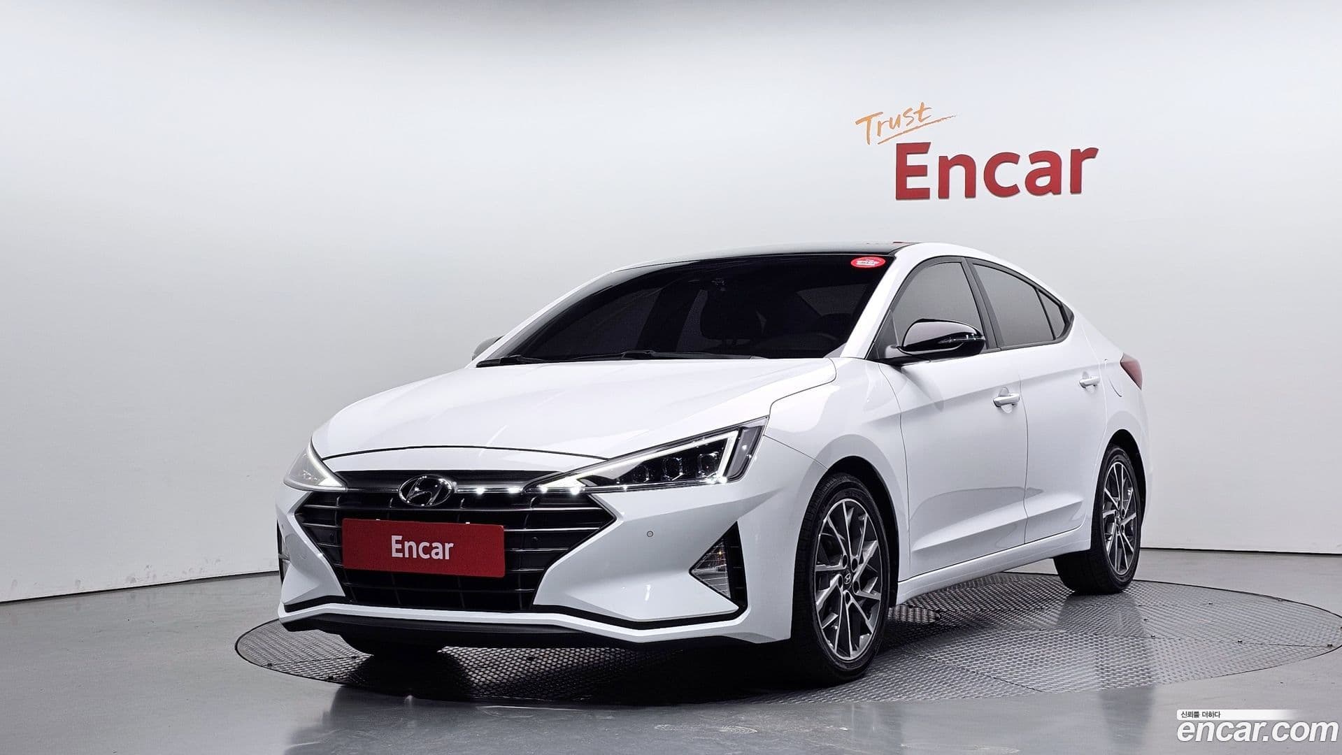 Main__Slider__Photo:AVANTE Hyundai 2018.9-0