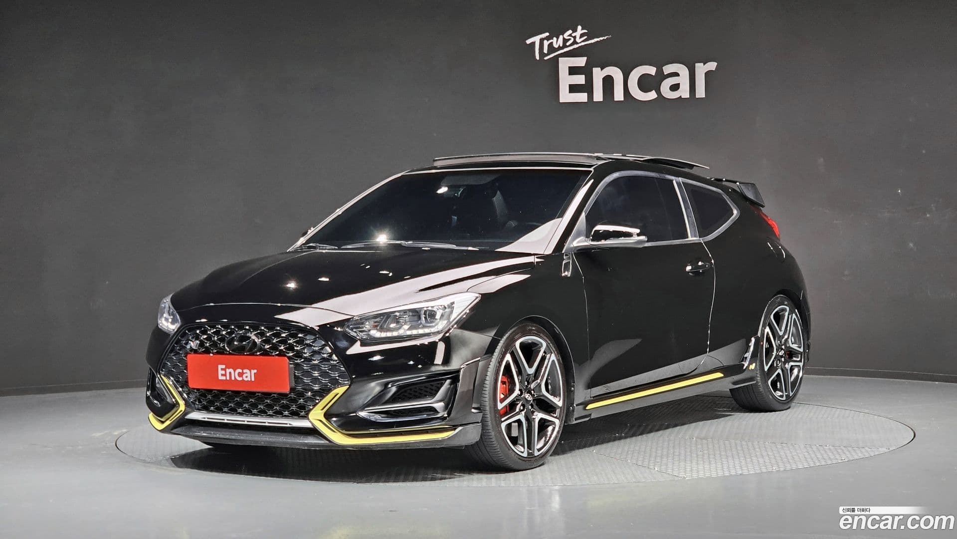 Main__Slider__Photo:Veloster Hyundai 2021.6-0