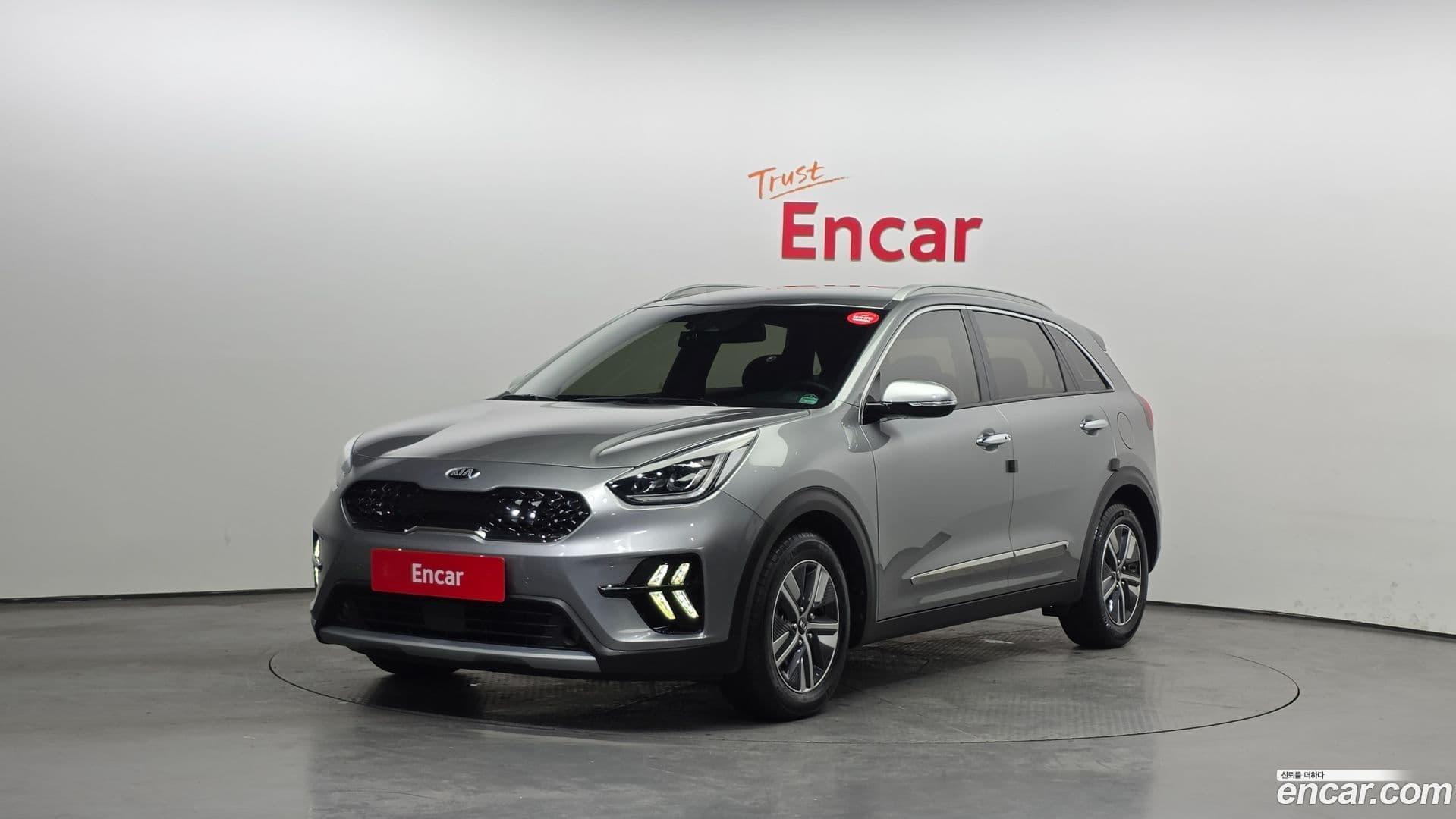 Main__Slider__Photo:Niro Kia 2019.4-0