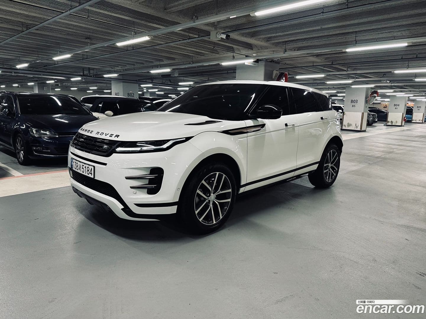 Main__Slider__Photo:Range Rover Evoque Land Rover 2024.11-0