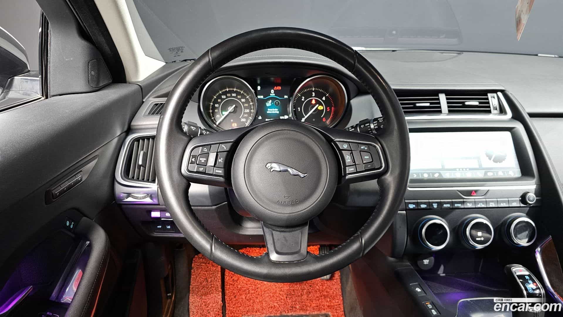 E-PACE Jaguar 2019.10-OPTION-017