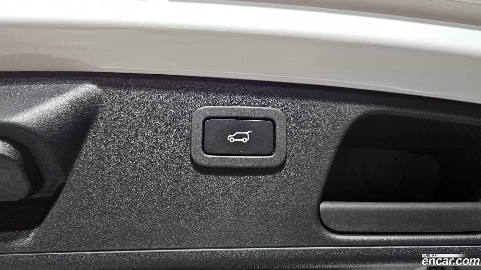 E-PACE Jaguar 2019.10-OPTION-023