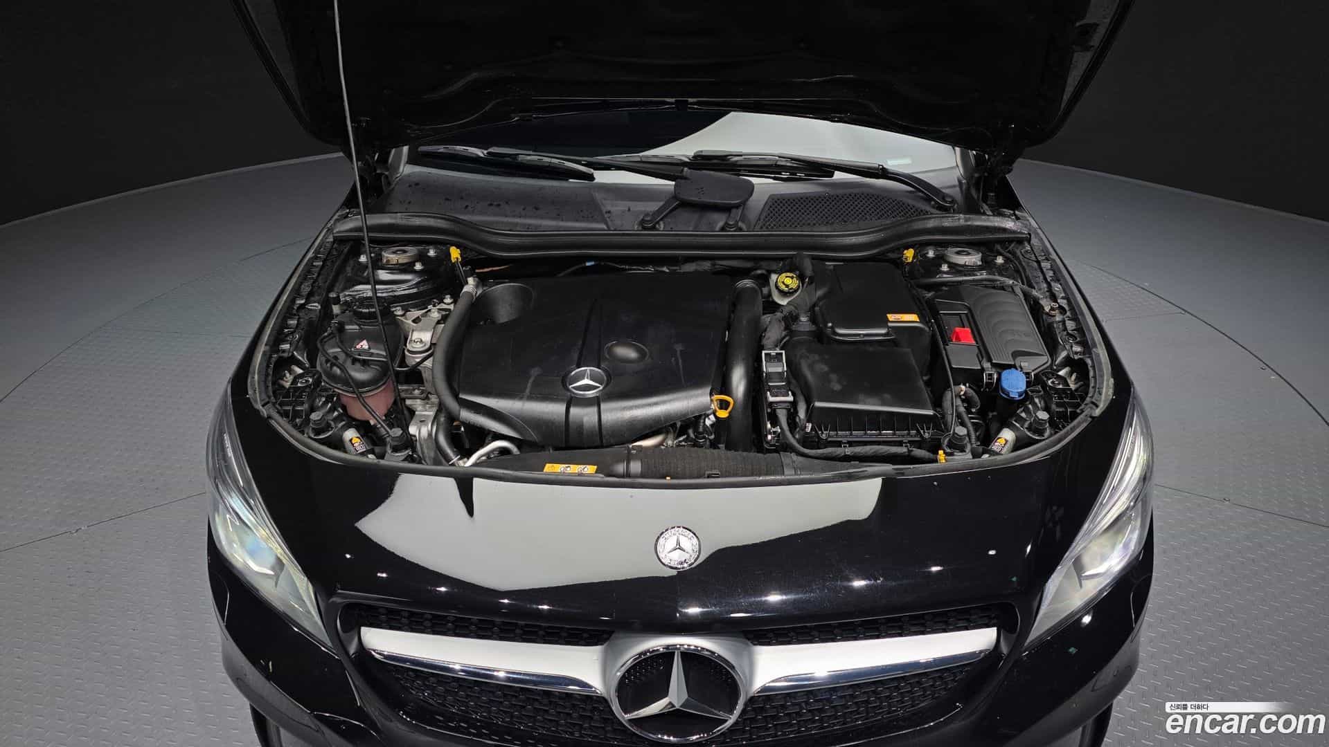 CLA-Class Mercedes-Benz 2015.4-INNER-006