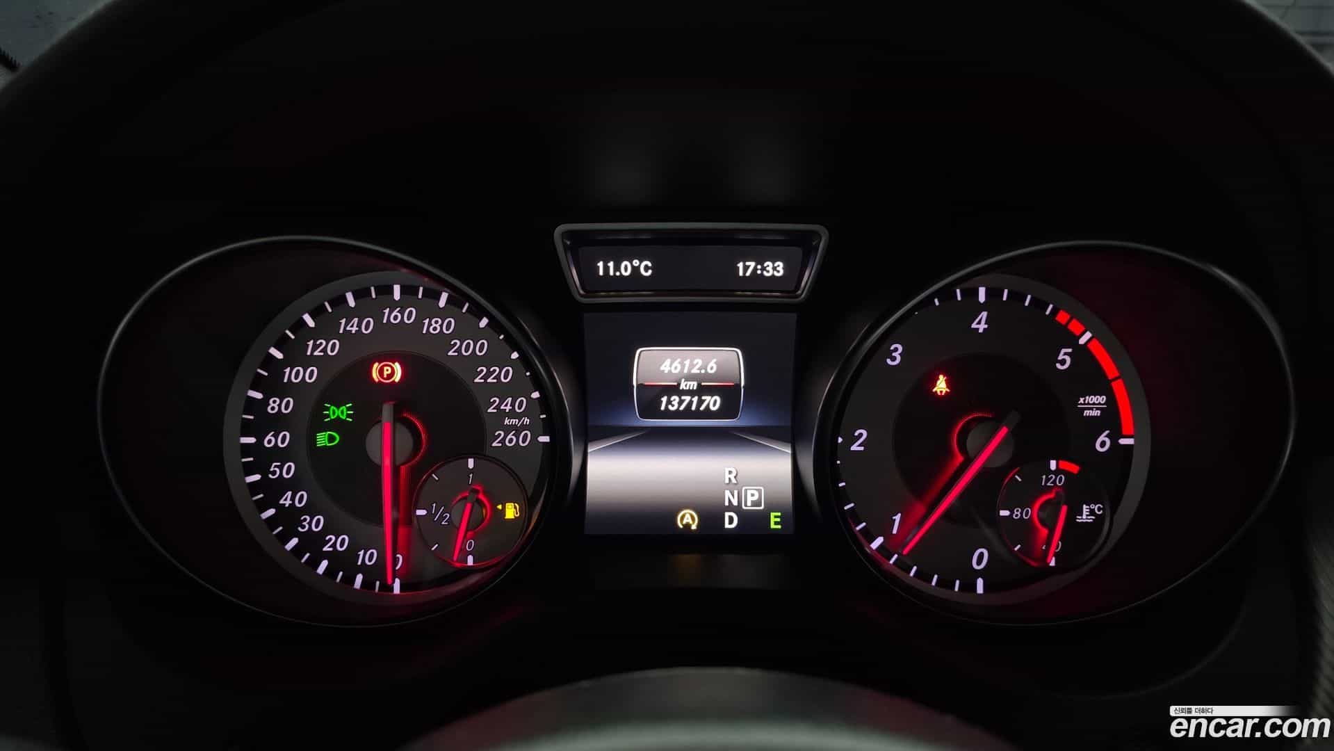 CLA-Class Mercedes-Benz 2015.4-INNER-008