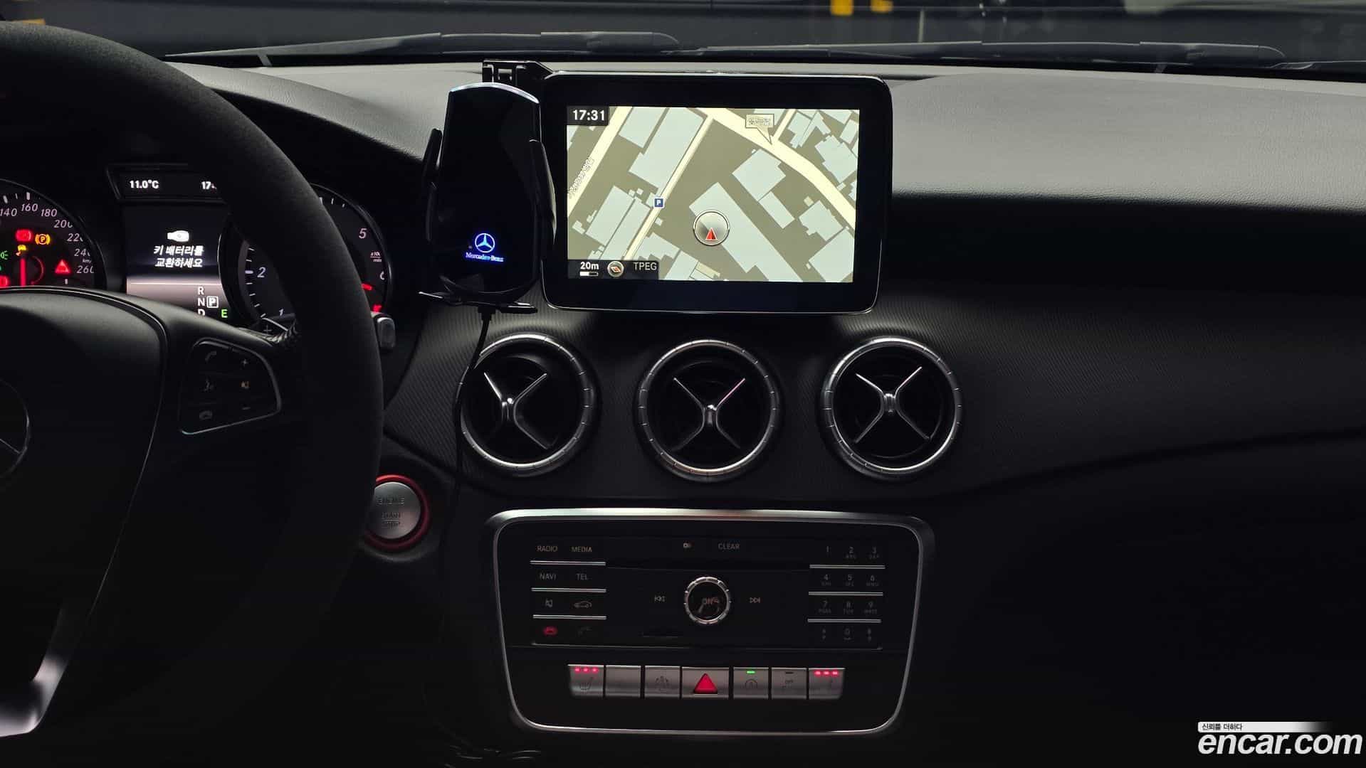 CLA-Class Mercedes-Benz 2015.4-OPTION-018