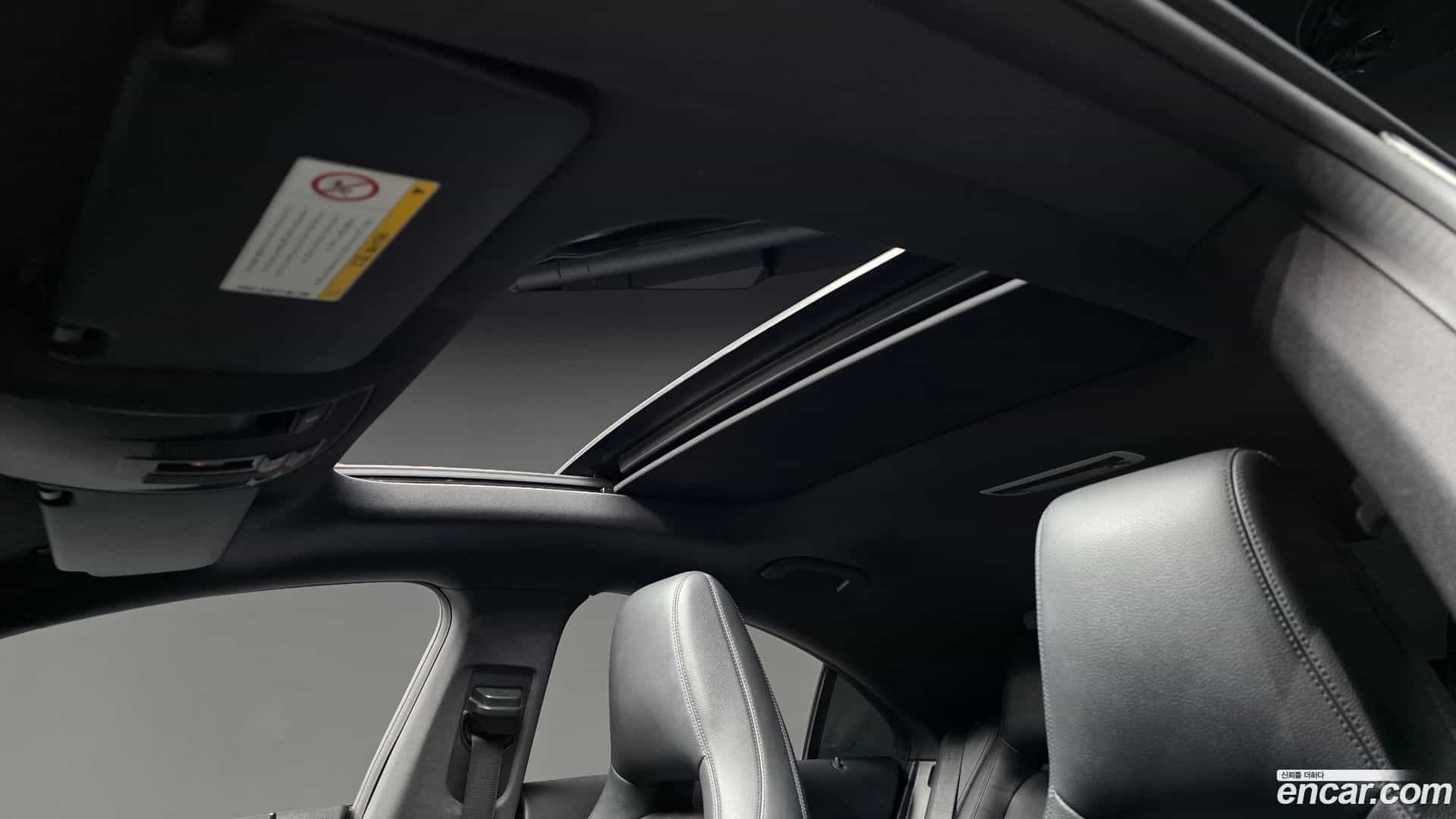 CLA-Class Mercedes-Benz 2015.4-OPTION-021