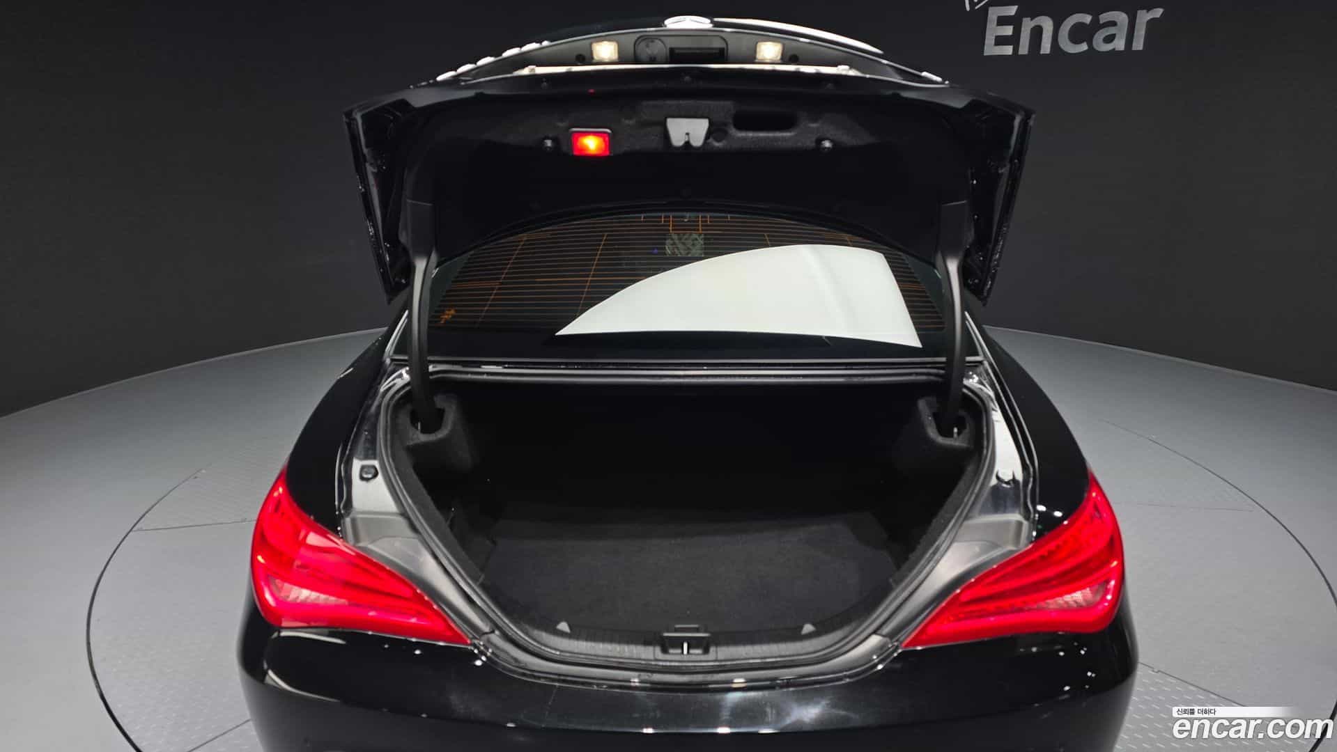 CLA-Class Mercedes-Benz 2015.4-OPTION-024