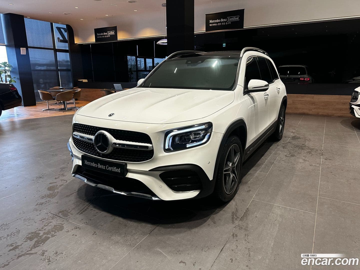 Main__Slider__Photo:GLB-Class Mercedes-Benz 2022.2-0