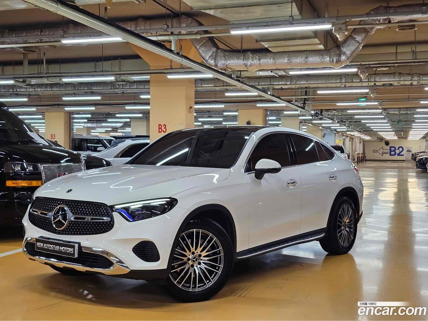 Main__Slider__Photo:GLC-Class Mercedes-Benz 2024.10-0