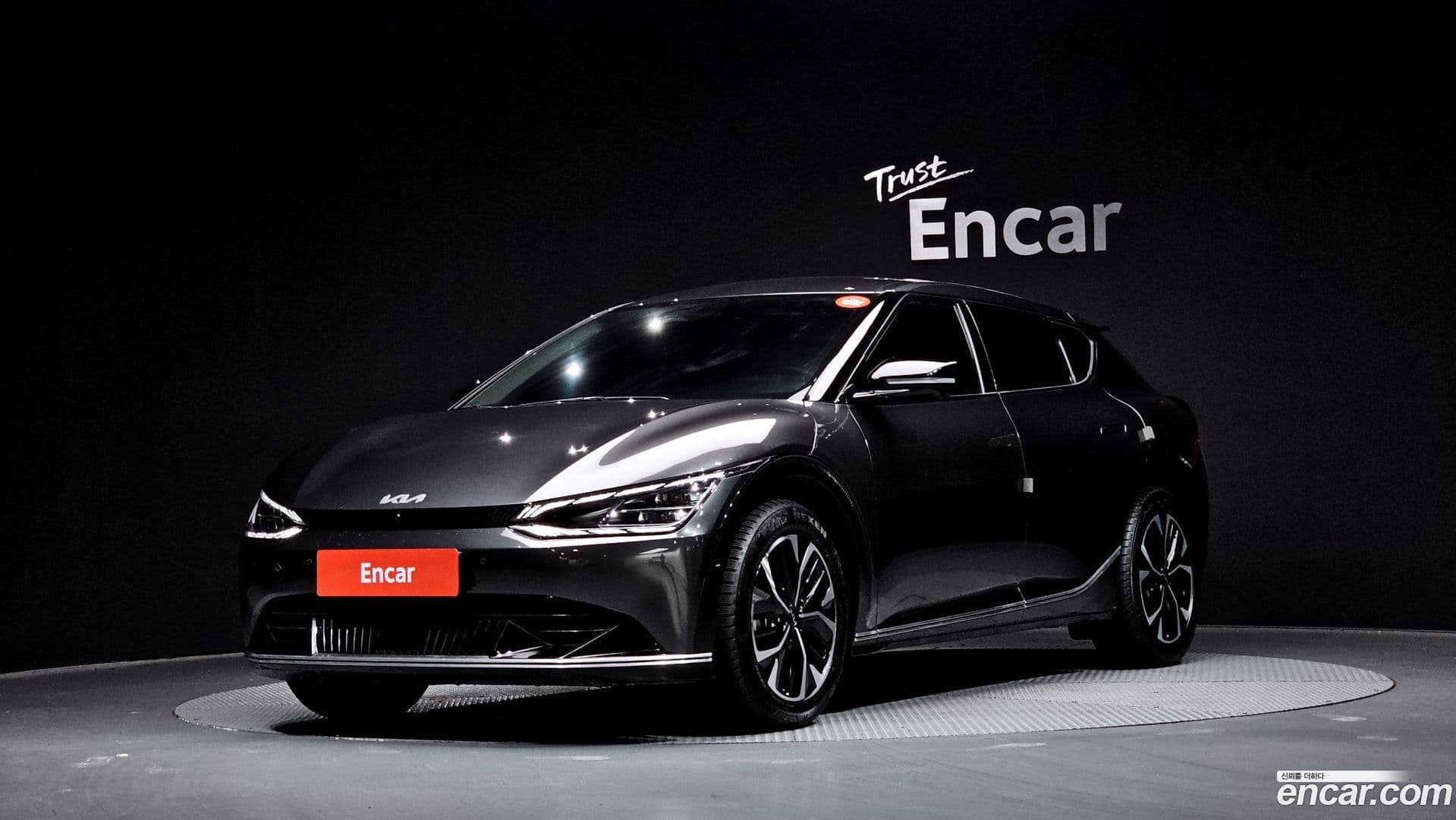 Main__Slider__Photo:EV6 Kia 2023.10-0