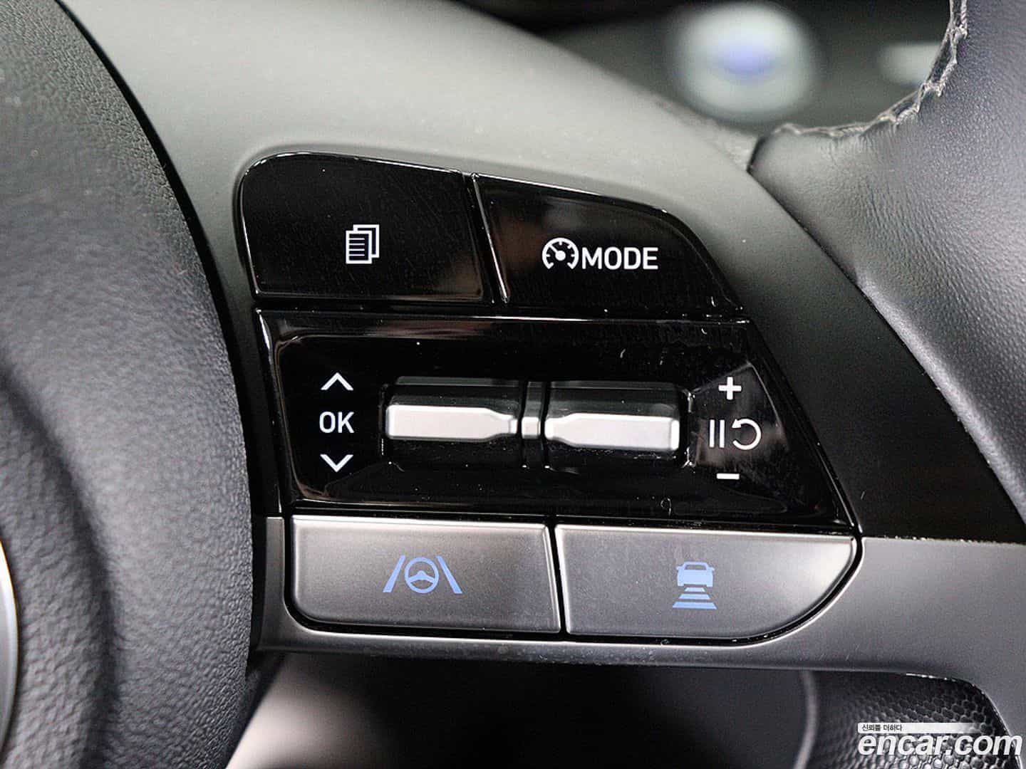 AVANTE Hyundai 2022.10-OPTION-015