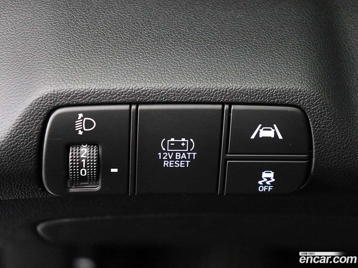 AVANTE Hyundai 2022.10-OPTION-016