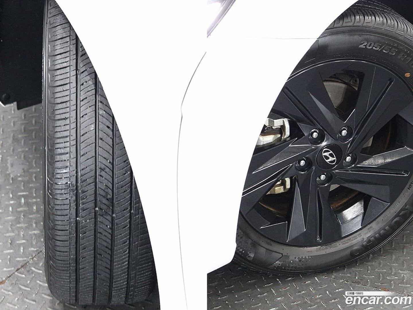 AVANTE Hyundai 2022.10-OPTION-024