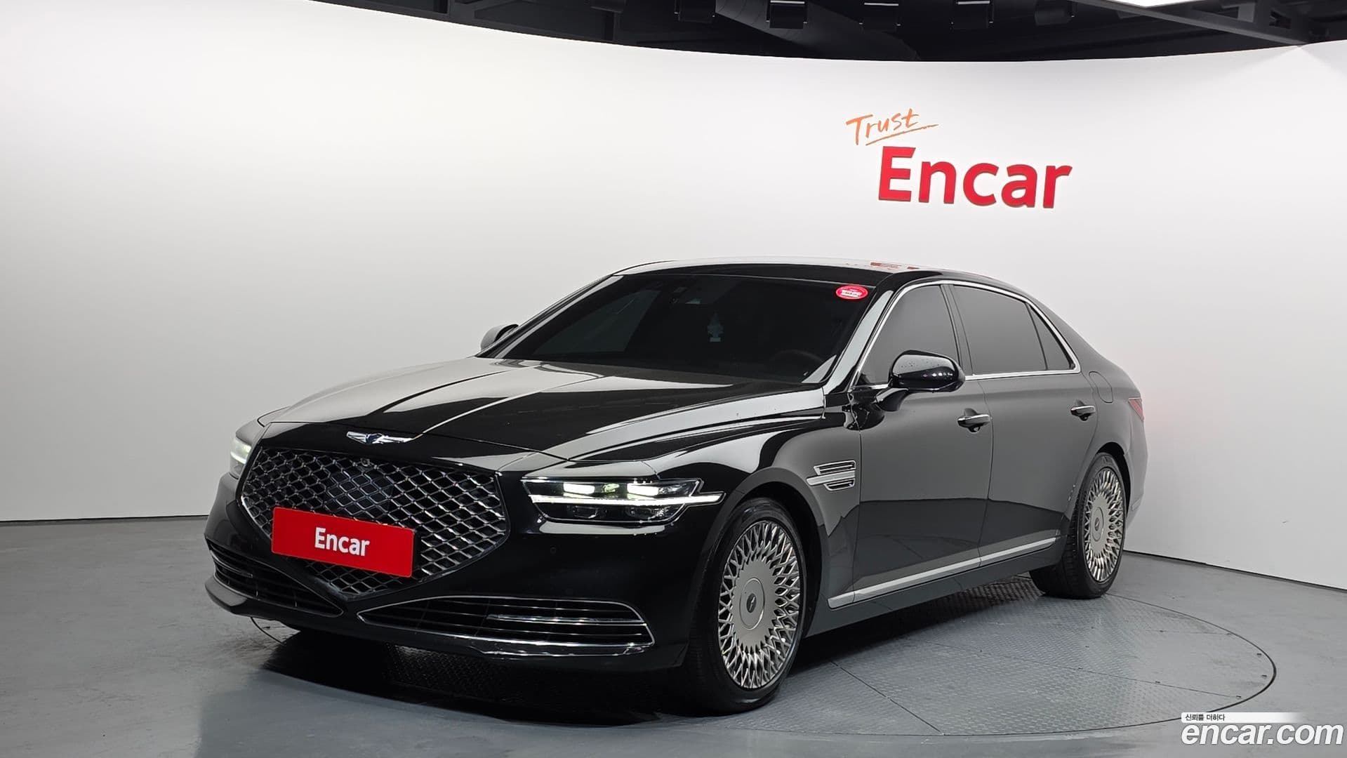 Main__Slider__Photo:G90 Genesis 2019.6-0