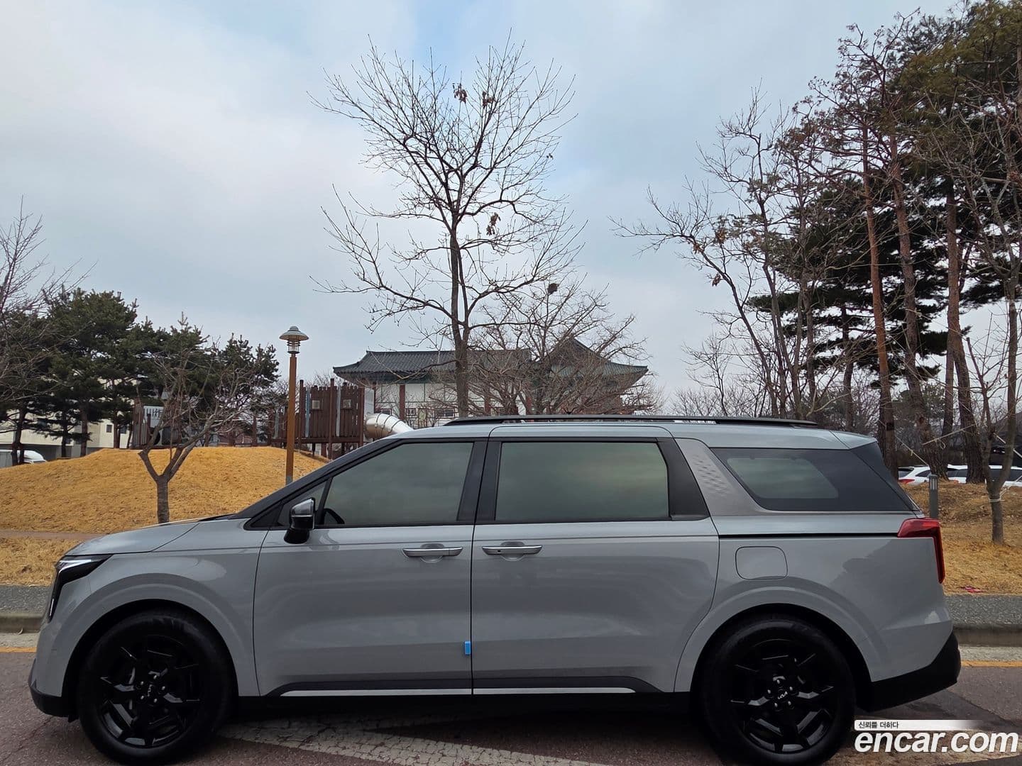 Main__Slider__Photo:Canival Kia 2025.4-0