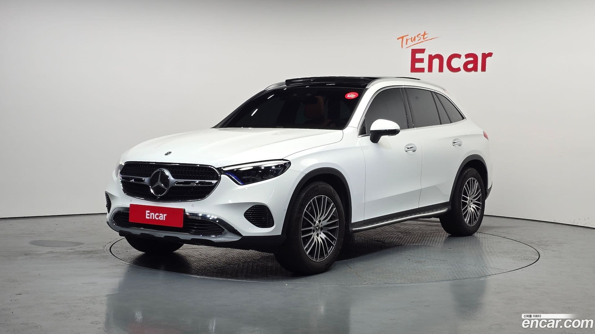 Main__Slider__Photo:GLC-Class Mercedes-Benz 2025.1-0