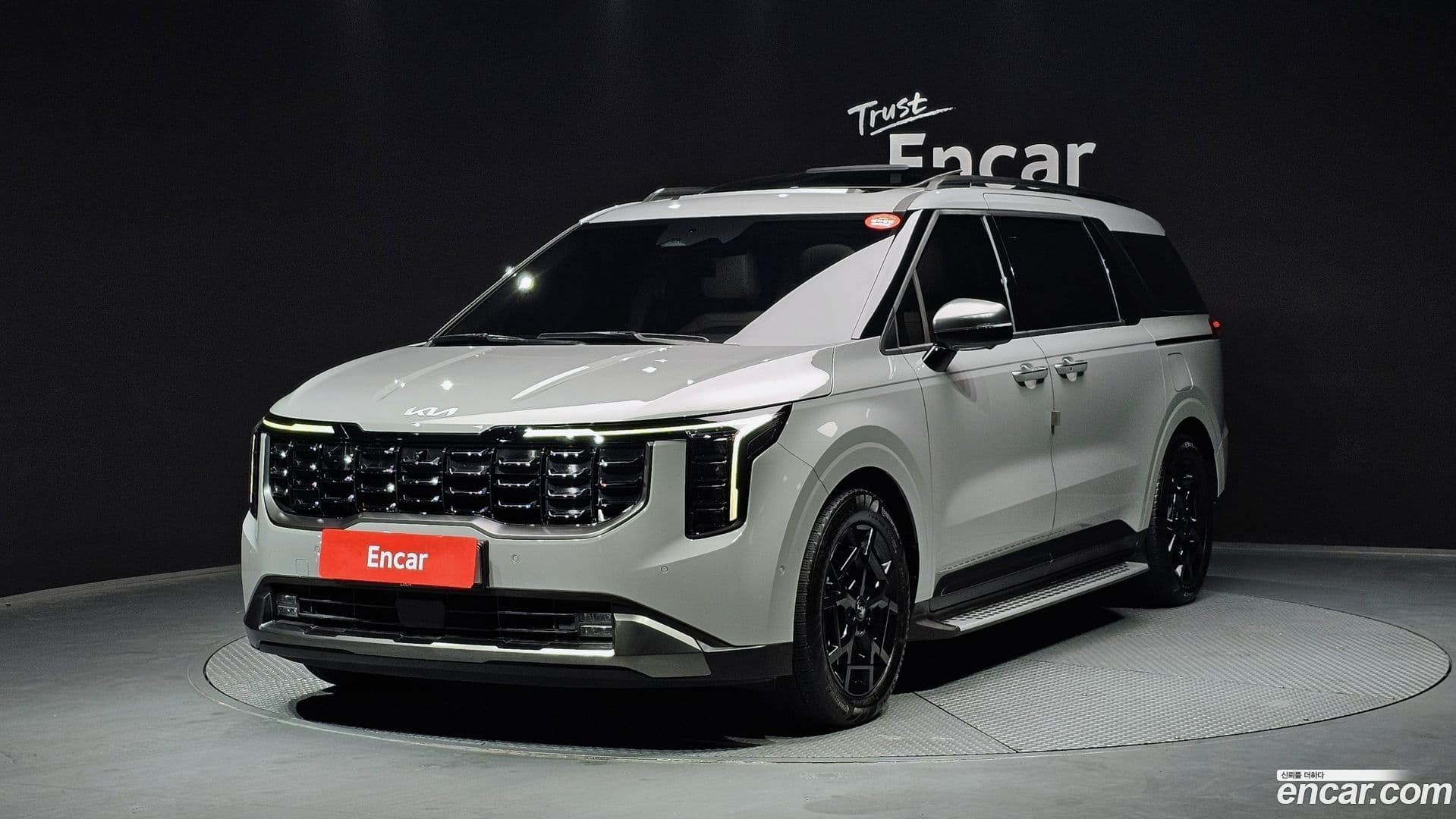 Main__Slider__Photo:Canival Kia 2024.11-0