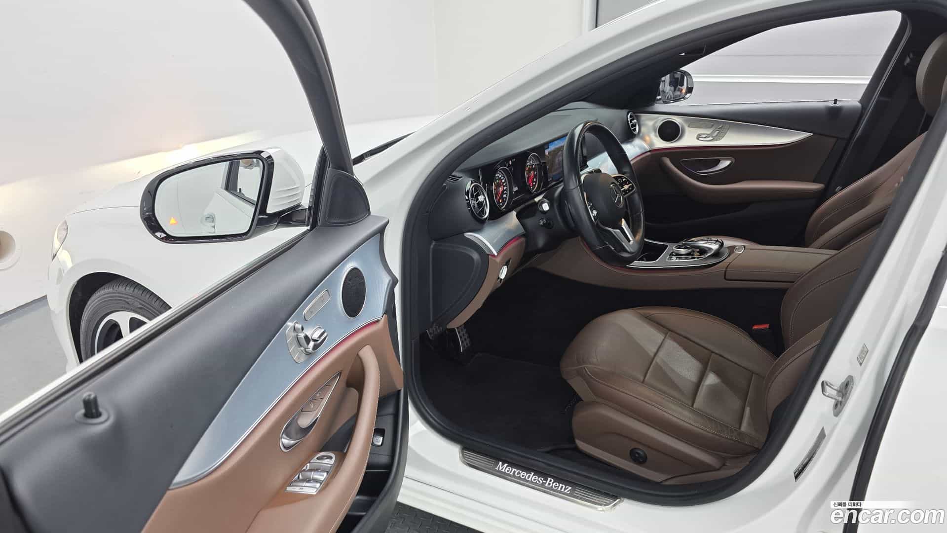 E-Class Mercedes-Benz 2020.6-OPTION-015