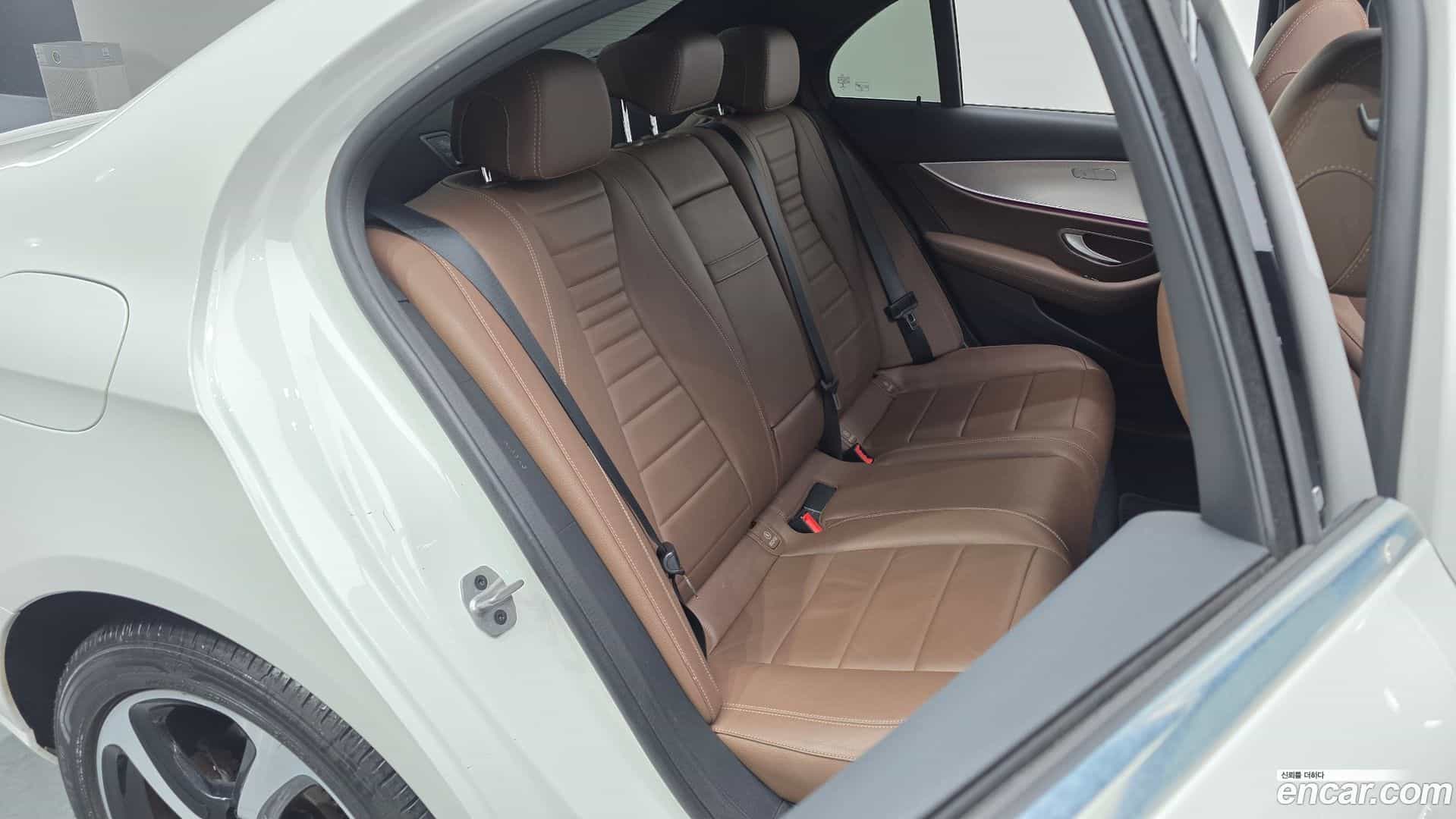 E-Class Mercedes-Benz 2020.6-OPTION-016