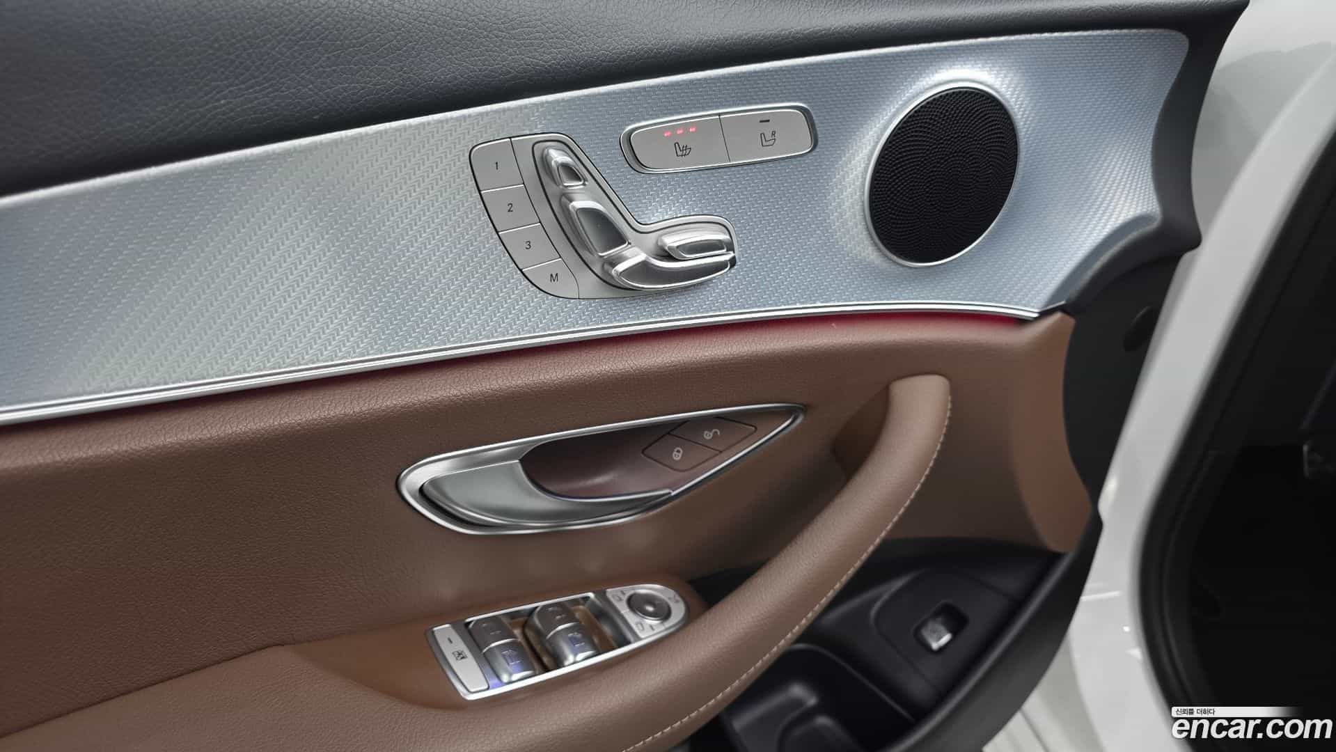 E-Class Mercedes-Benz 2020.6-OPTION-021