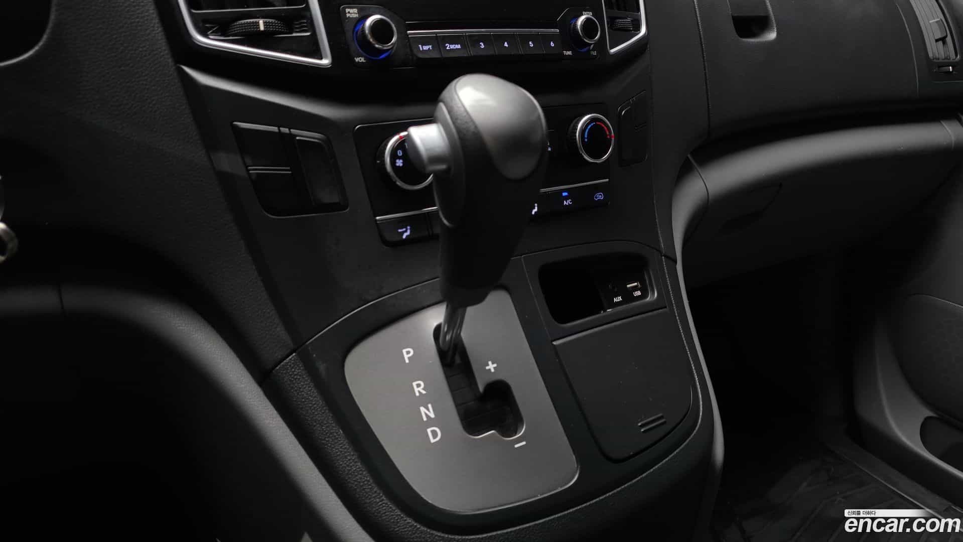 Starex Hyundai 2018.3-INNER-009