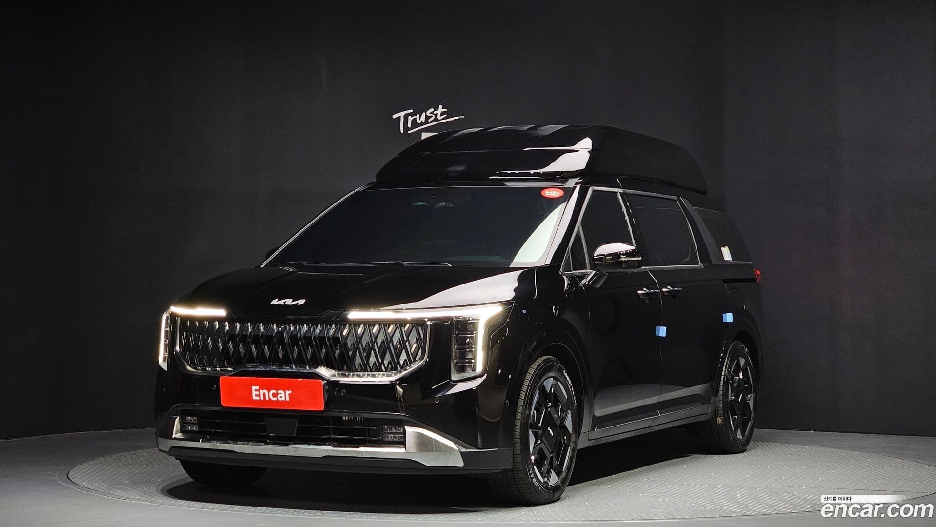Main__Slider__Photo:Canival Kia 2025.0-0