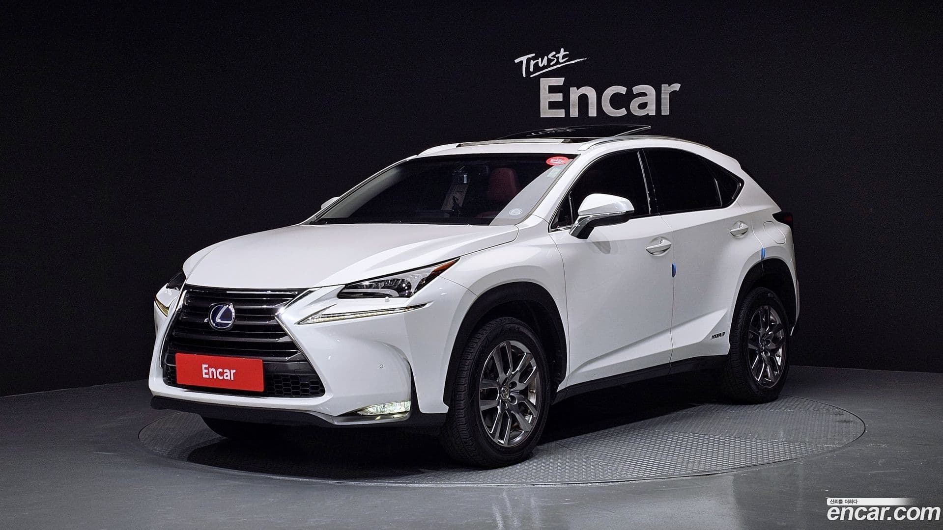 Main__Slider__Photo:NX Lexus 2016.9-0