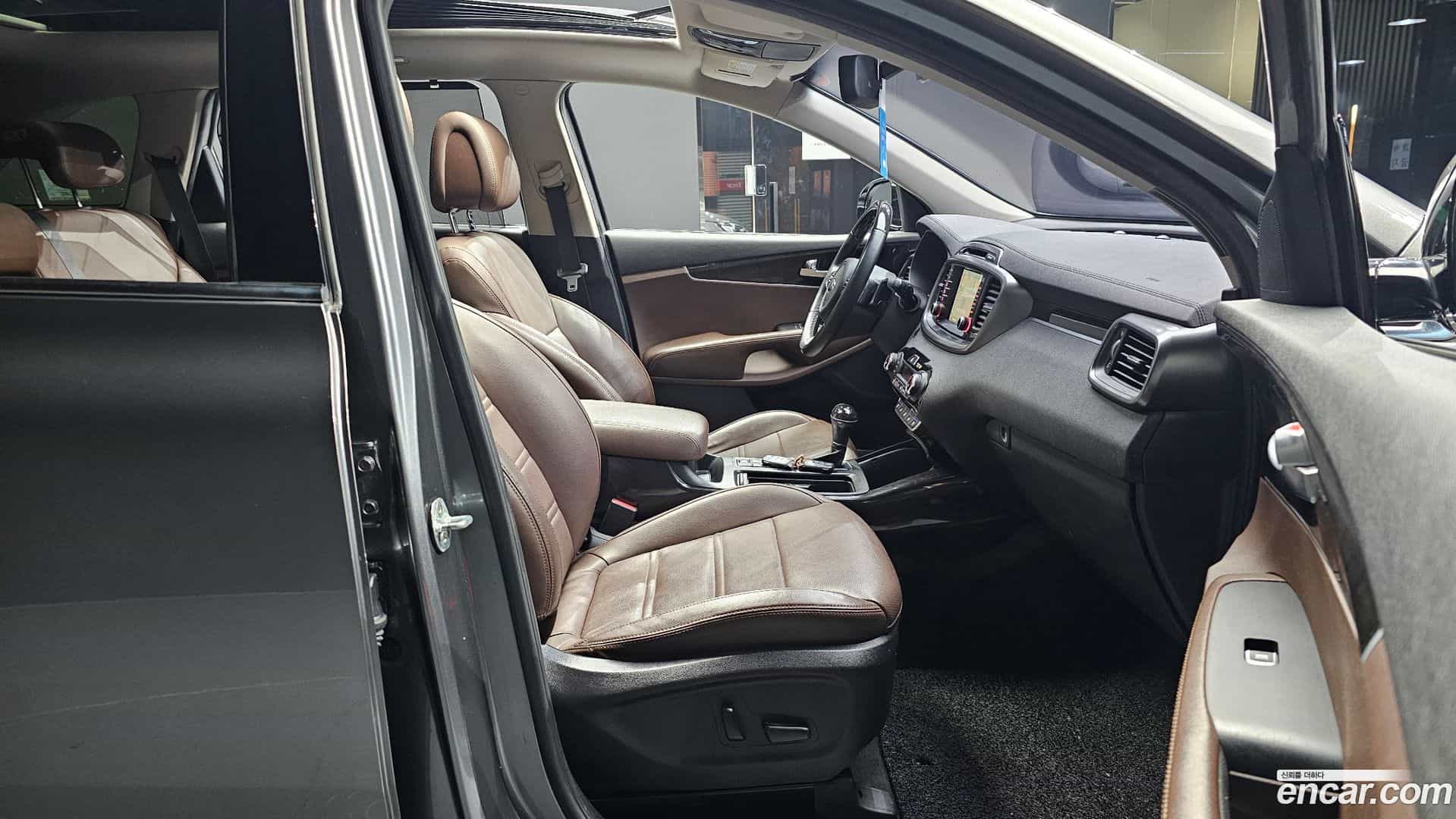 Sorento Kia 2016.9-INNER-010