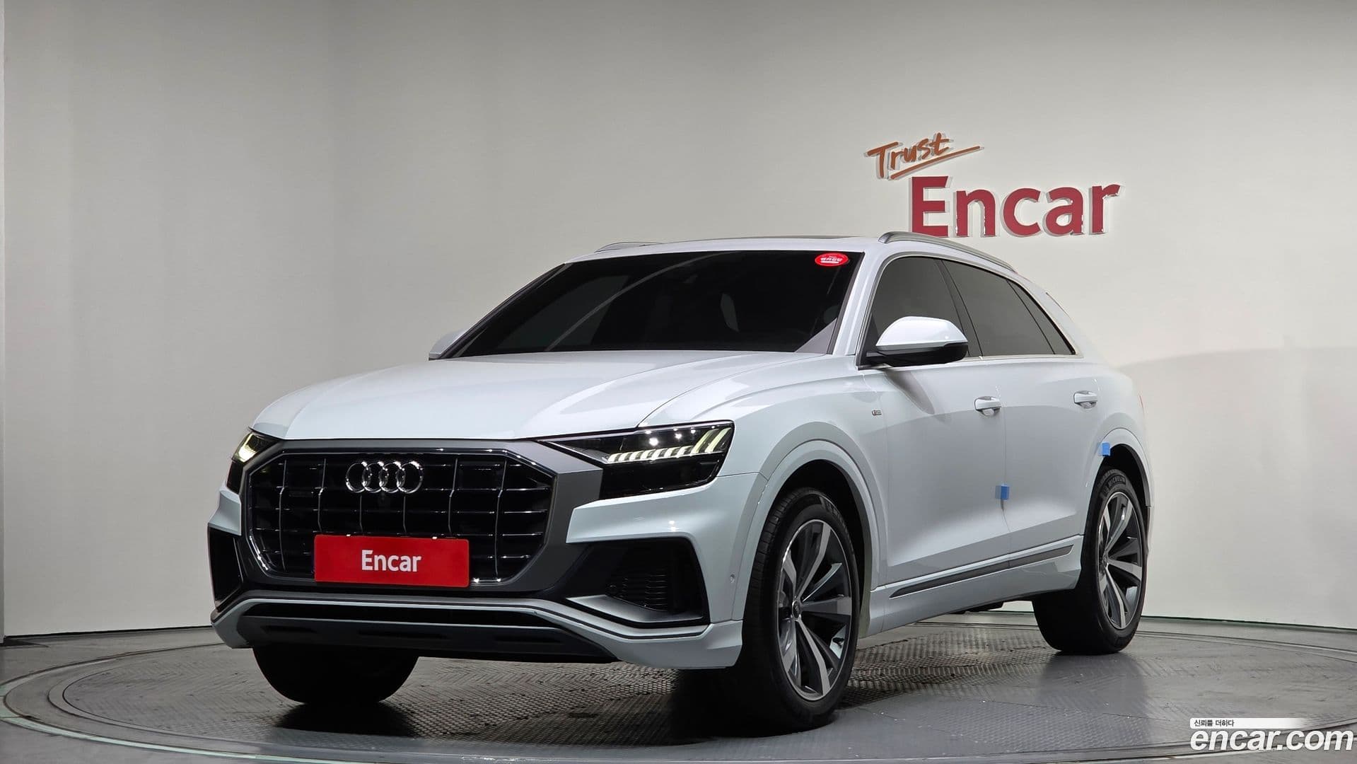 Main__Slider__Photo:Q8 Audi 2022.4-0