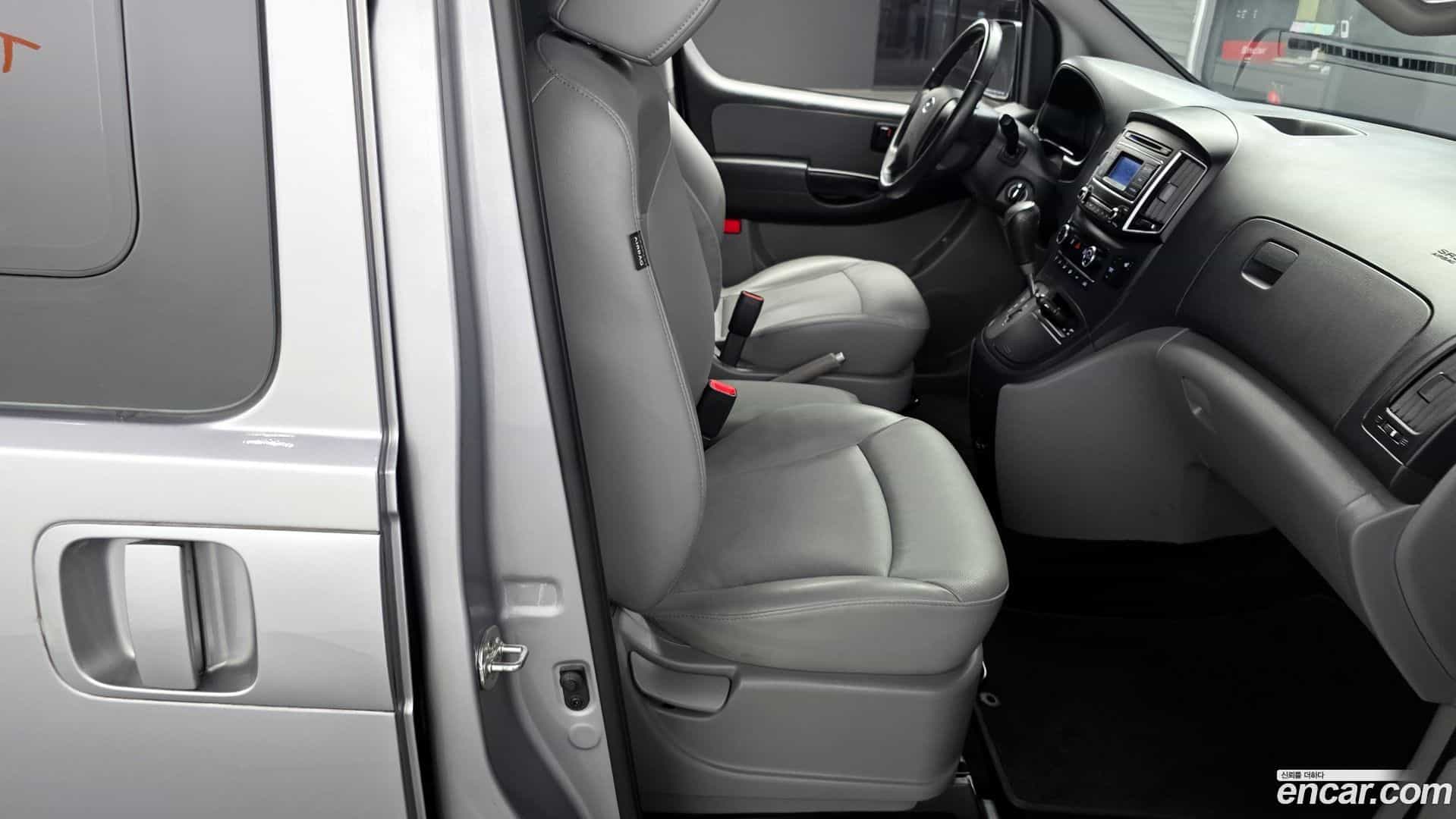 Starex Hyundai 2018.3-OPTION-016