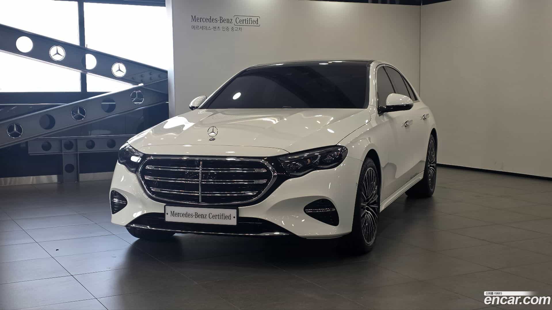 E-Class Mercedes-Benz 2025.9-OUTER-001