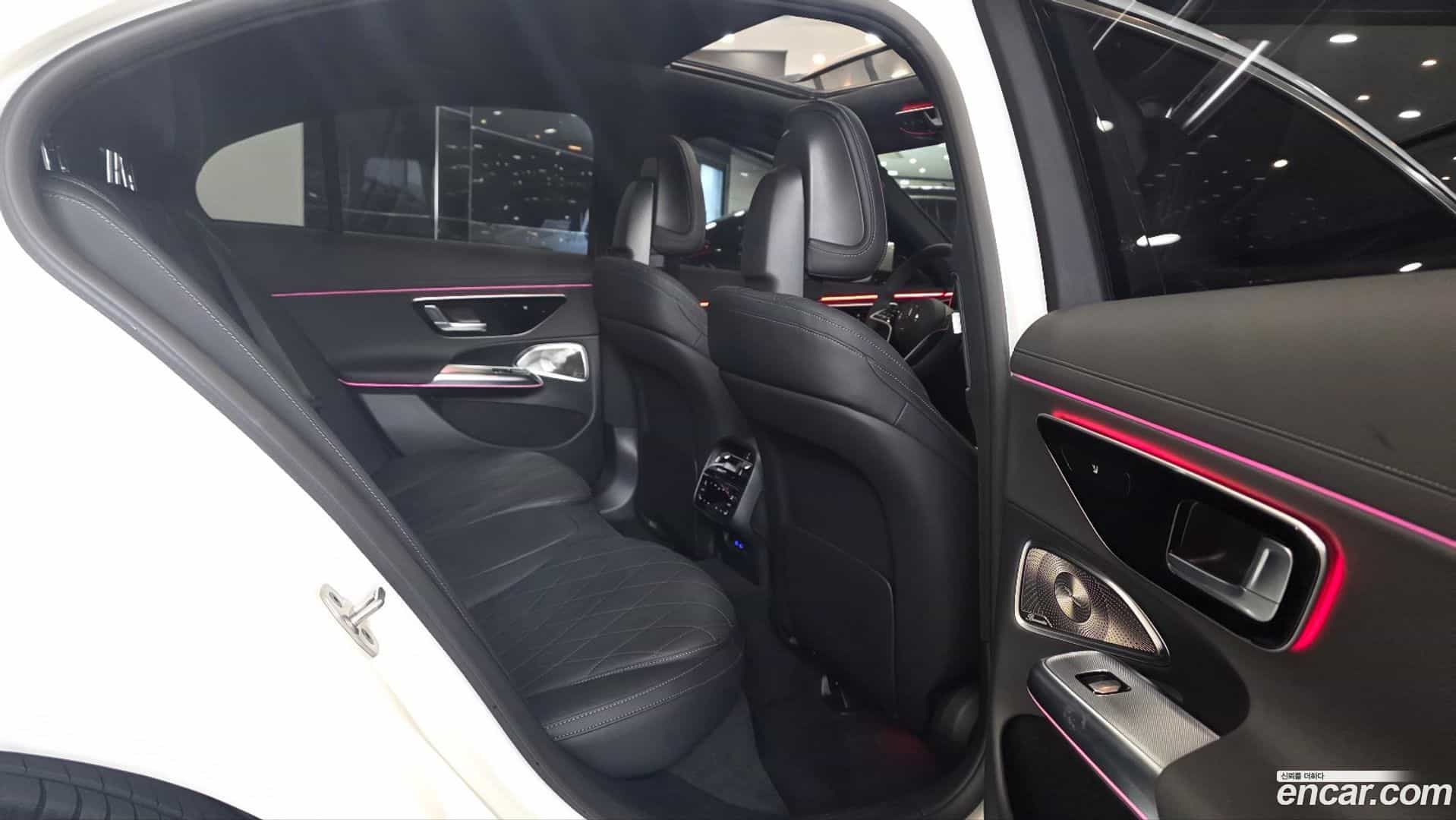 E-Class Mercedes-Benz 2025.9-OPTION-024