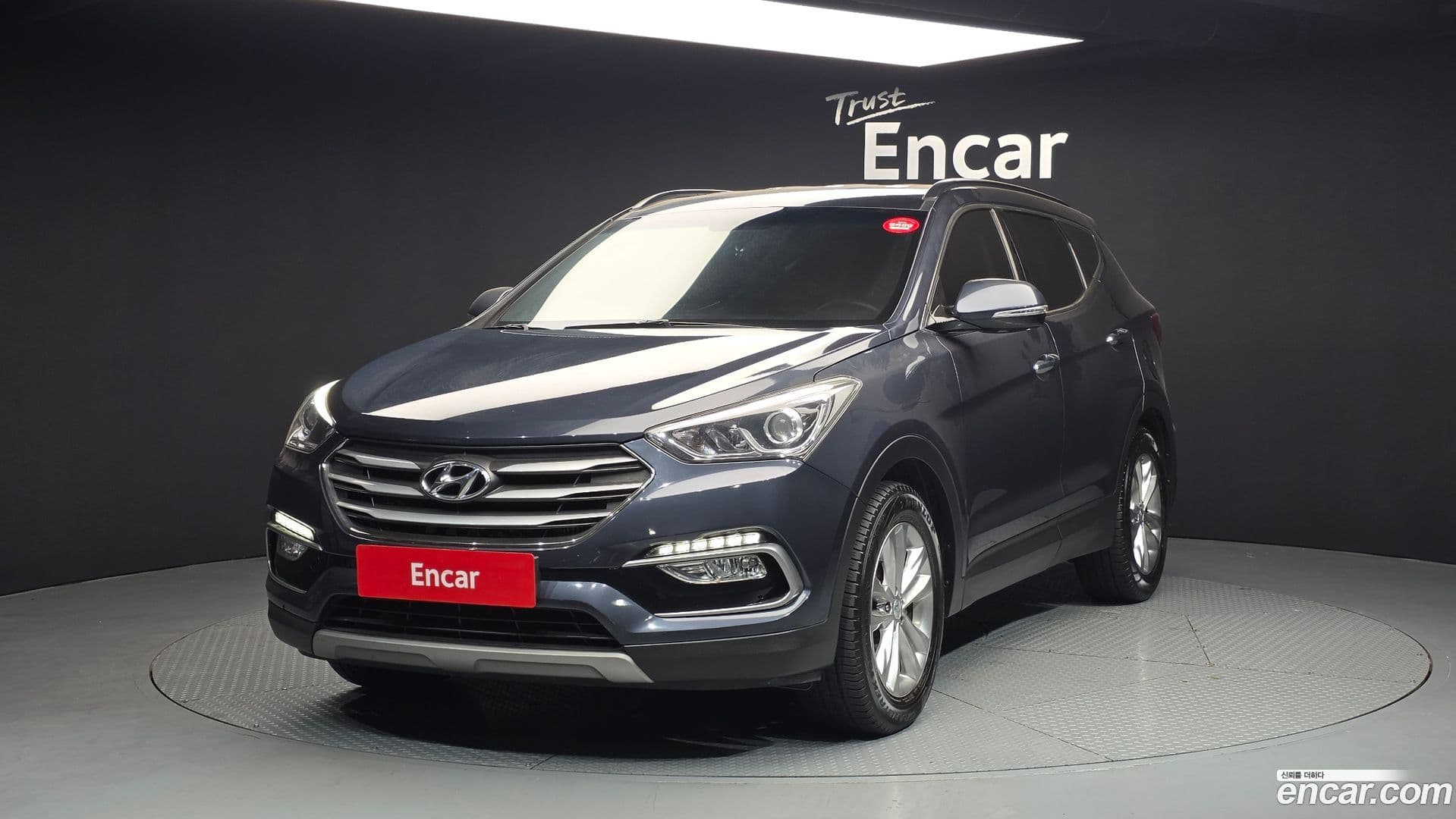 Main__Slider__Photo:Santafe Hyundai 2016.6-0