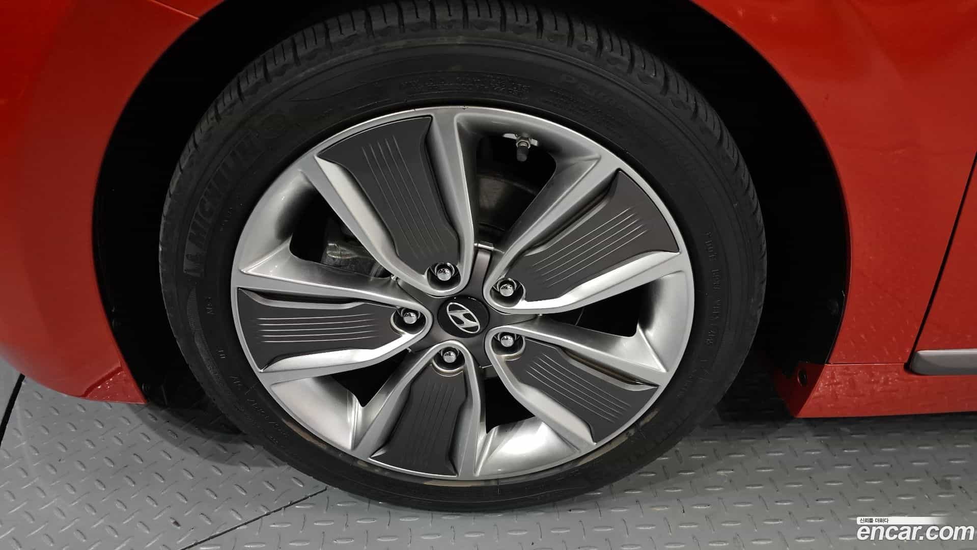 Ioniq Hyundai 2016.7-OUTER-005