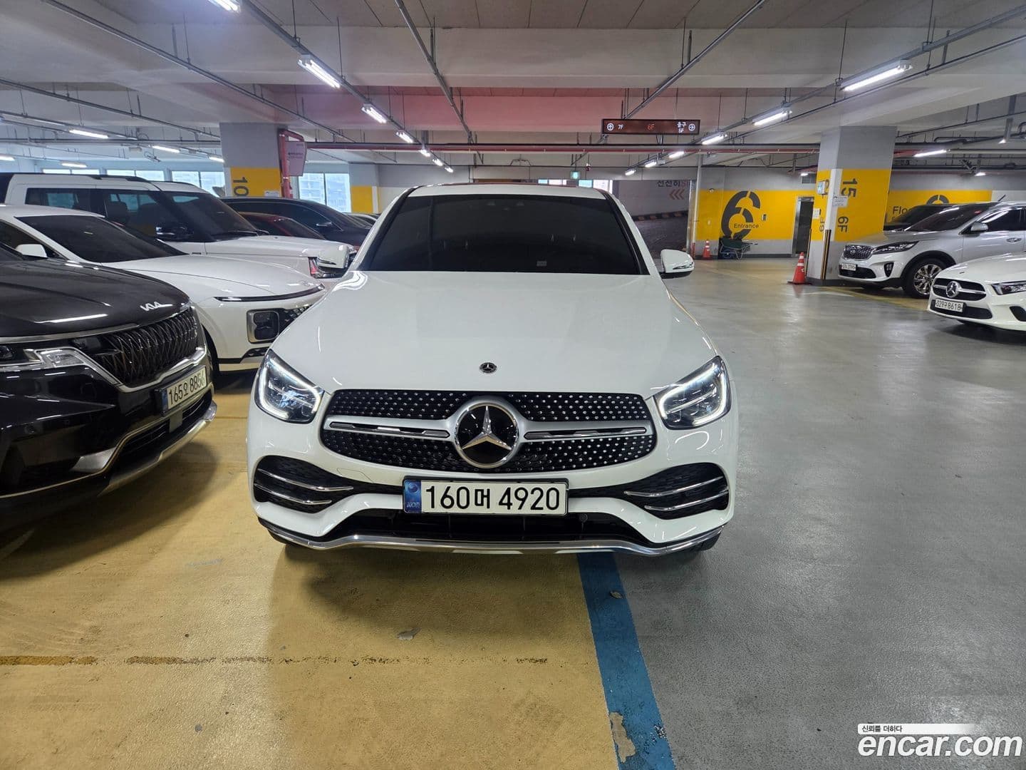 Main__Slider__Photo:GLC-Class Mercedes-Benz 2021.0-0