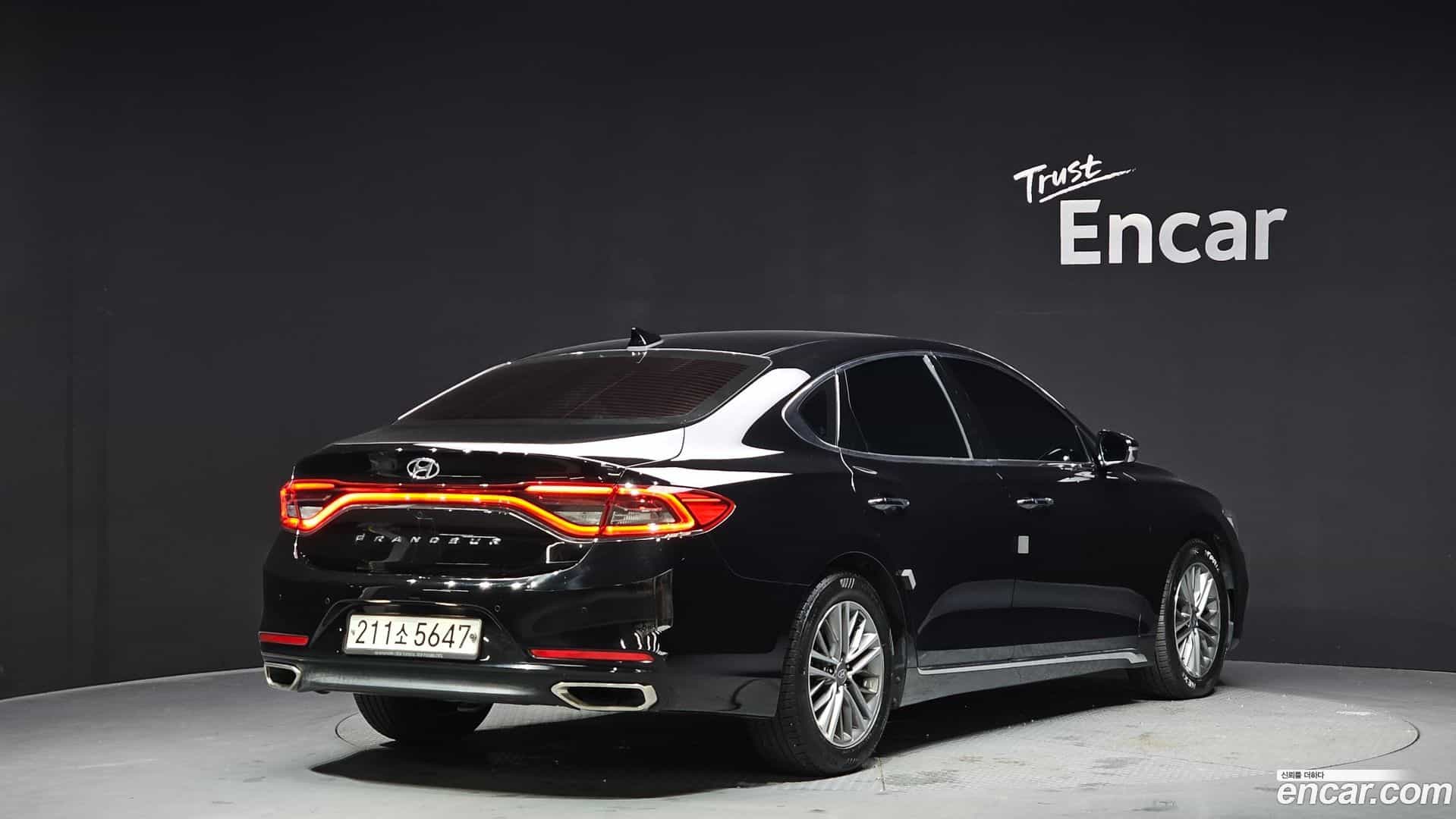 Grandeur Hyundai 2018.1-OUTER-002