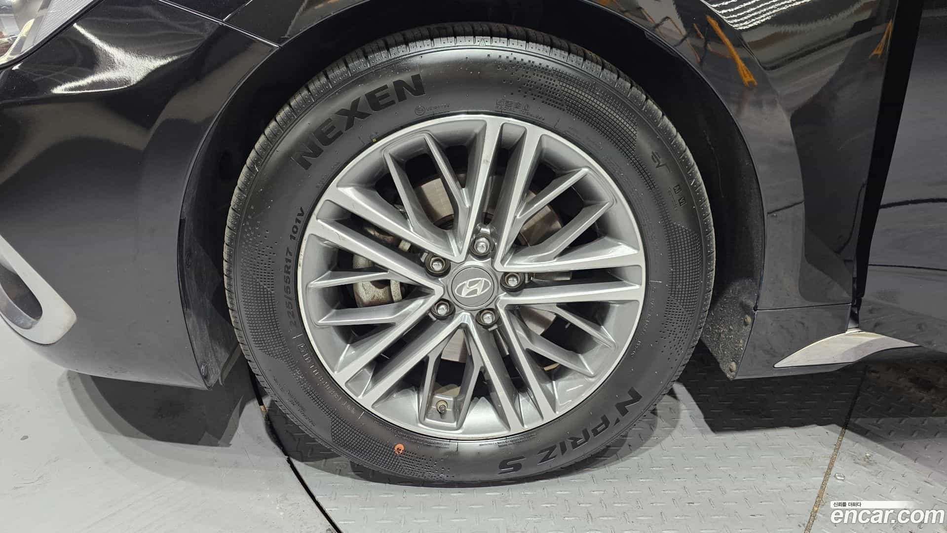 Grandeur Hyundai 2018.1-OUTER-005