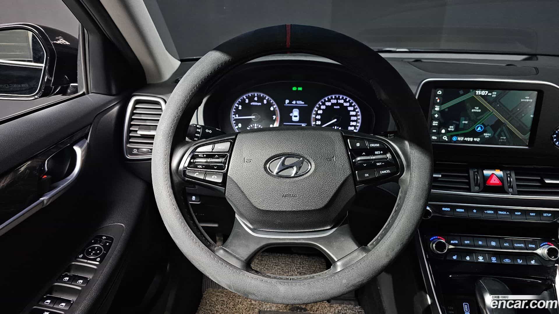Grandeur Hyundai 2018.1-OPTION-017