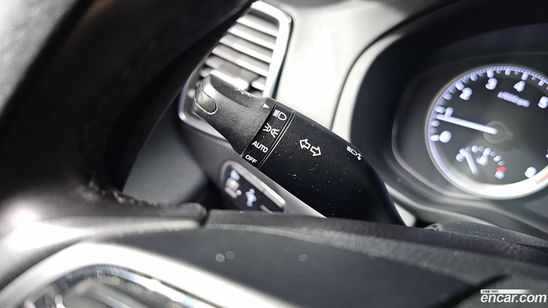 Grandeur Hyundai 2018.1-OPTION-023