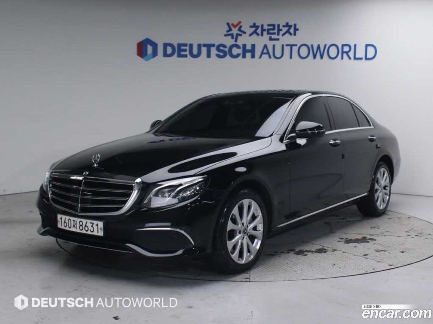 Main__Slider__Photo:E-Class Mercedes-Benz 2020.4-0