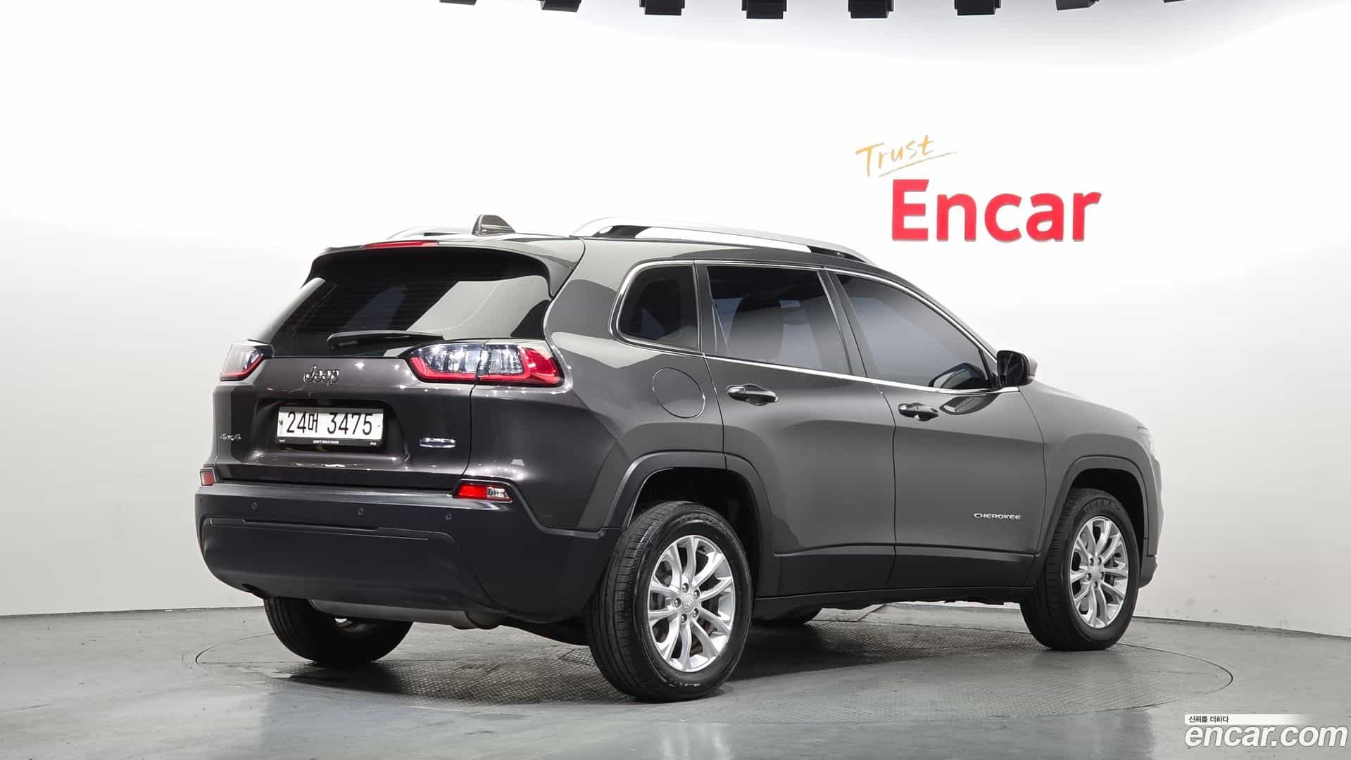 Cherokee Jeep 2018.6-OUTER-002