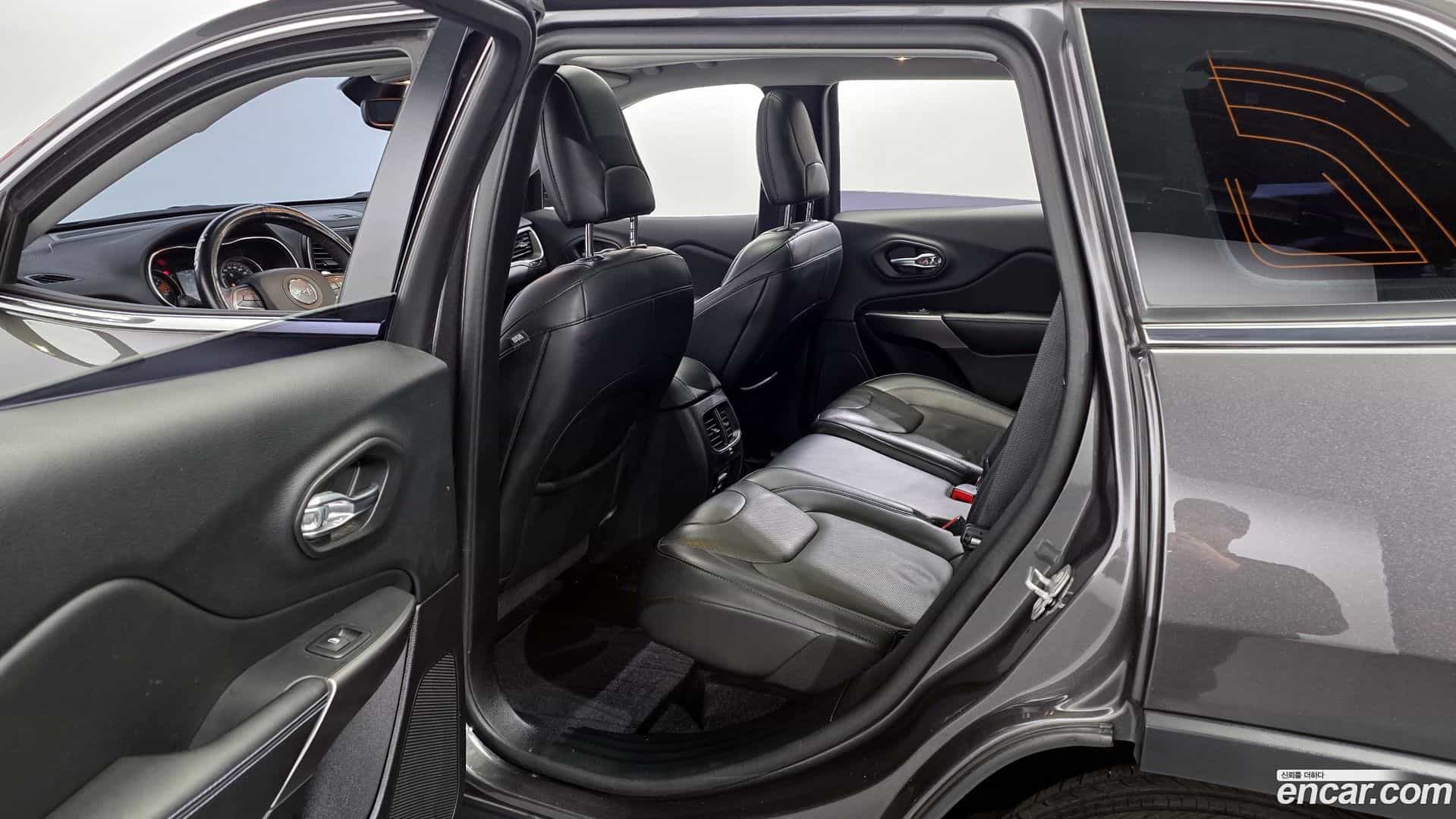 Cherokee Jeep 2018.6-OPTION-015