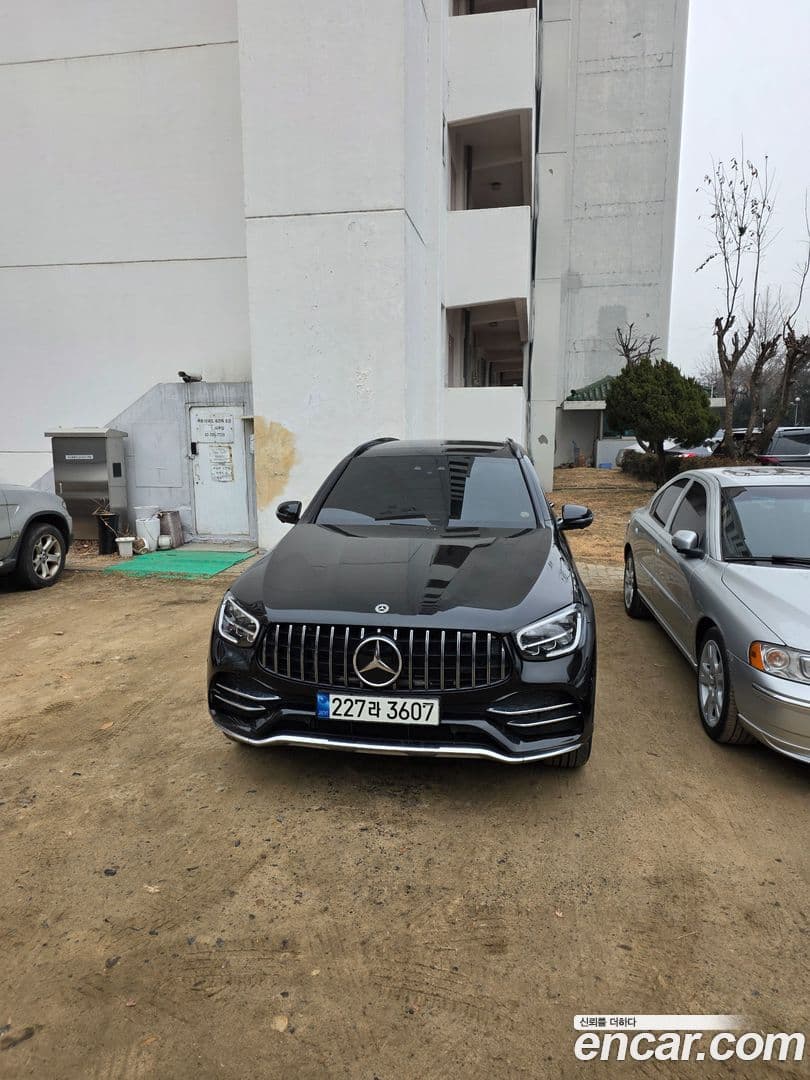 Main__Slider__Photo:GLC-Class Mercedes-Benz 2022.6-0