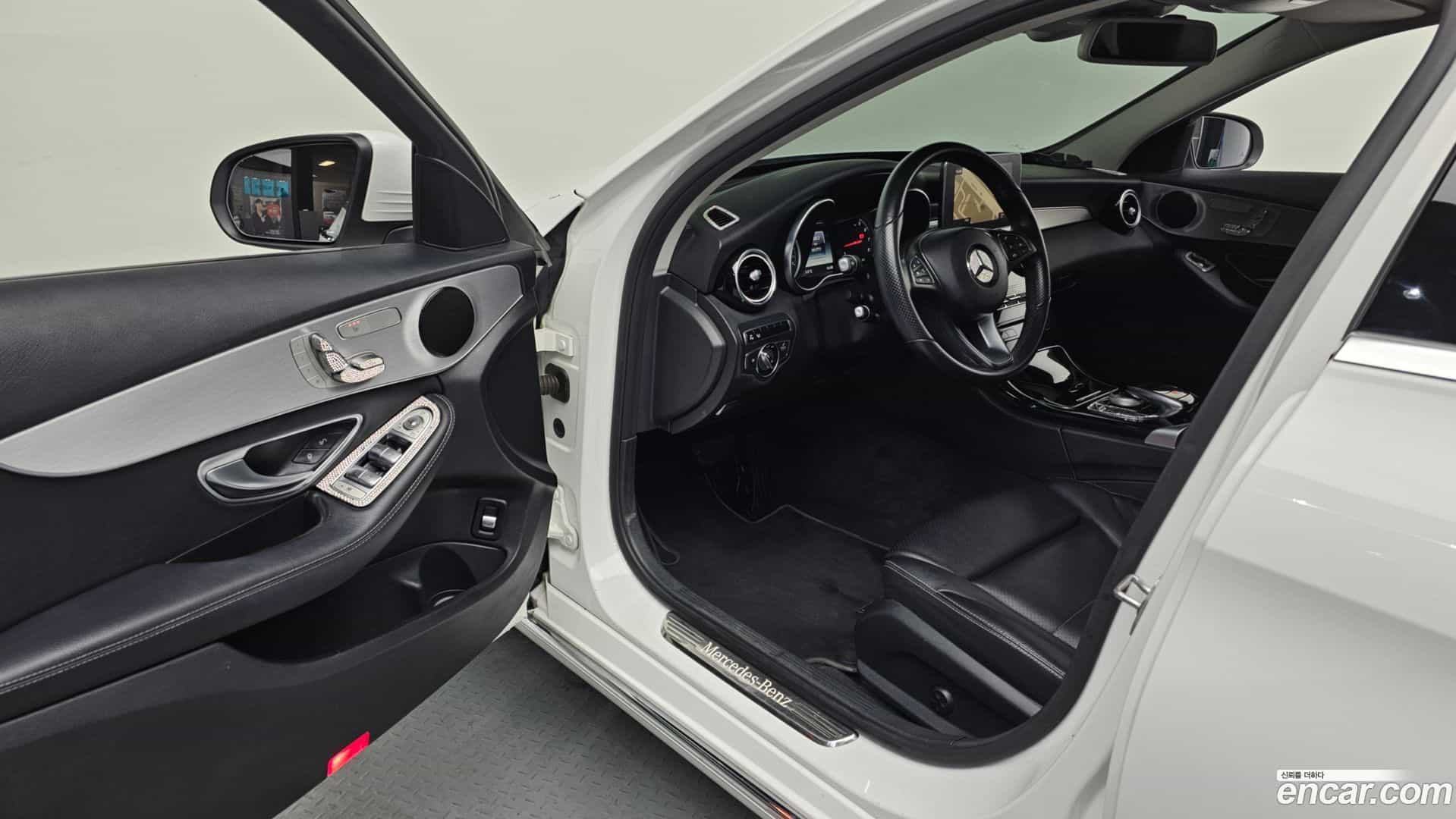 C-Class Mercedes-Benz 2016.5-INNER-010
