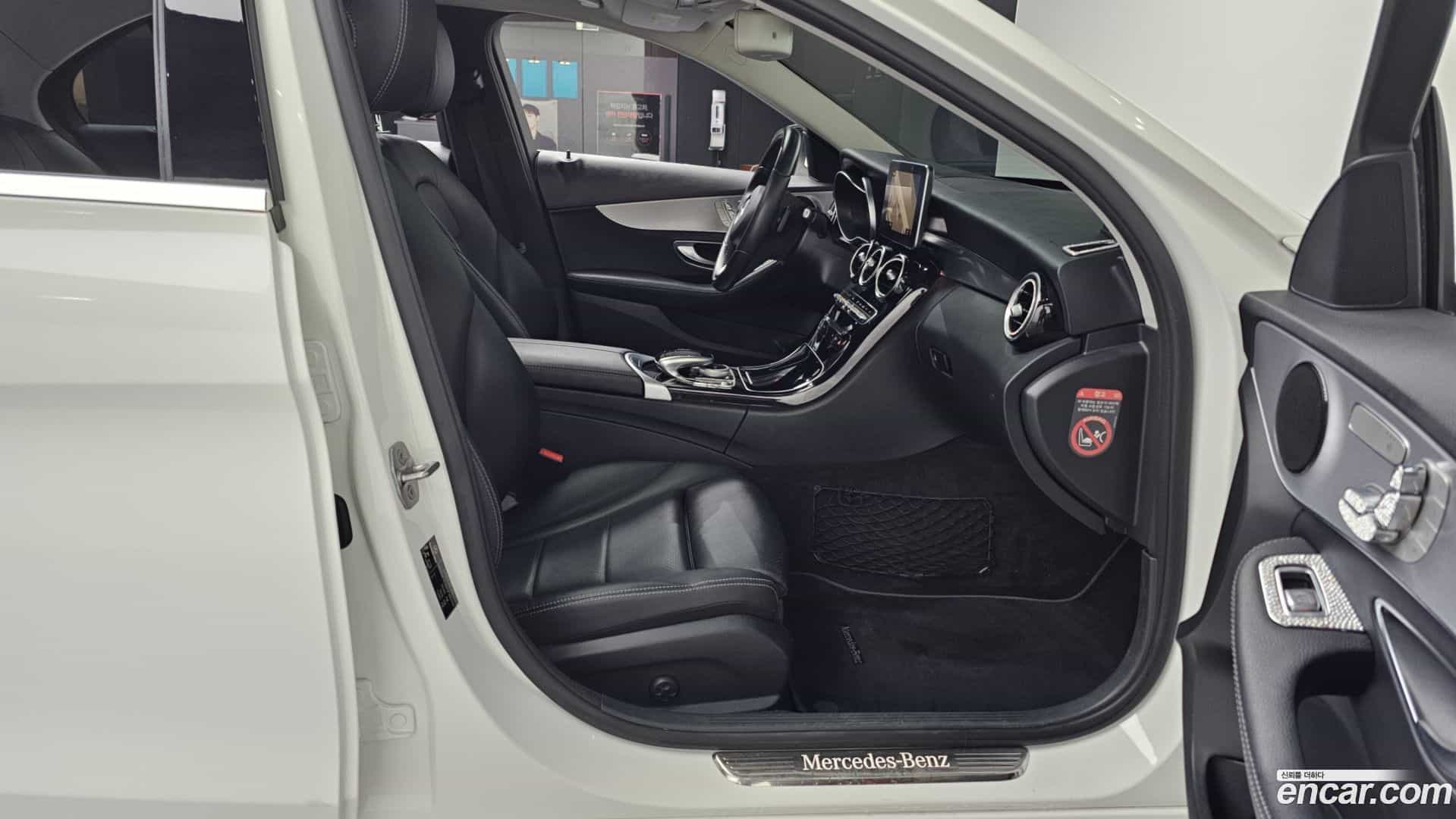 C-Class Mercedes-Benz 2016.5-OPTION-015