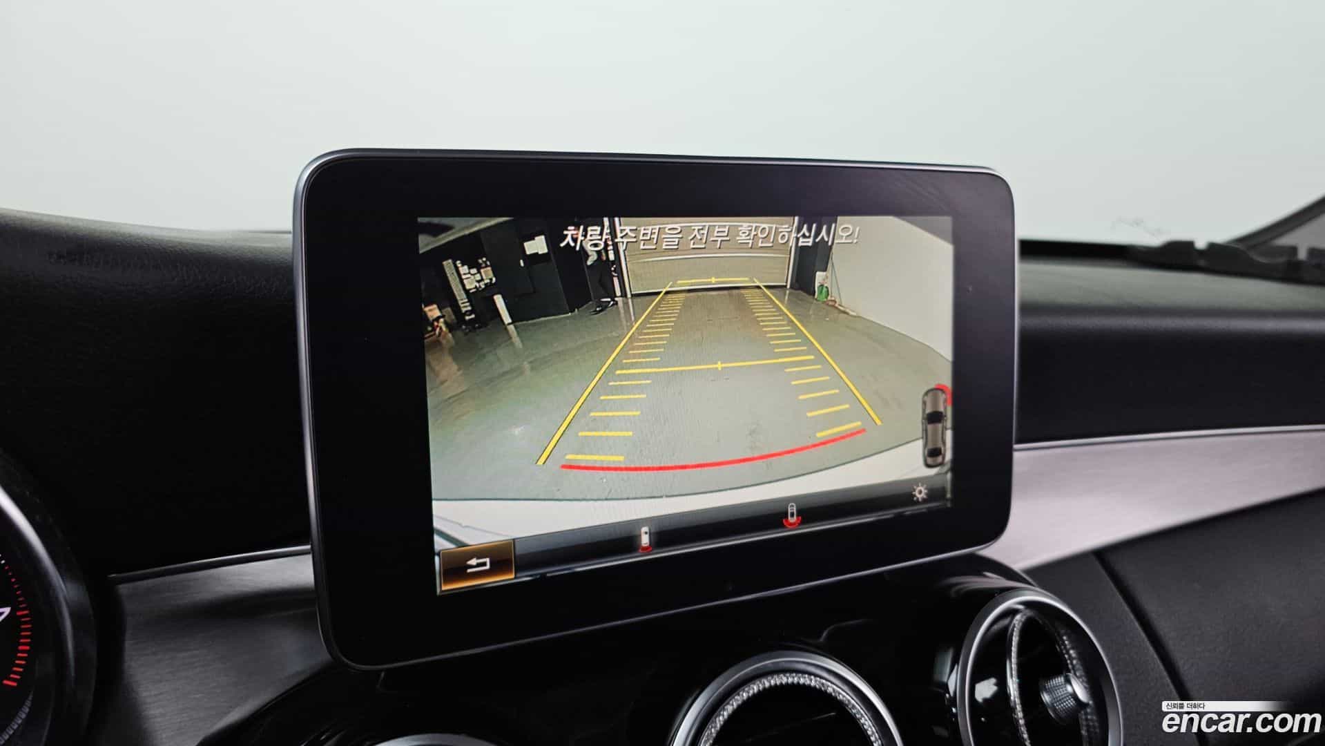 C-Class Mercedes-Benz 2016.5-OPTION-019