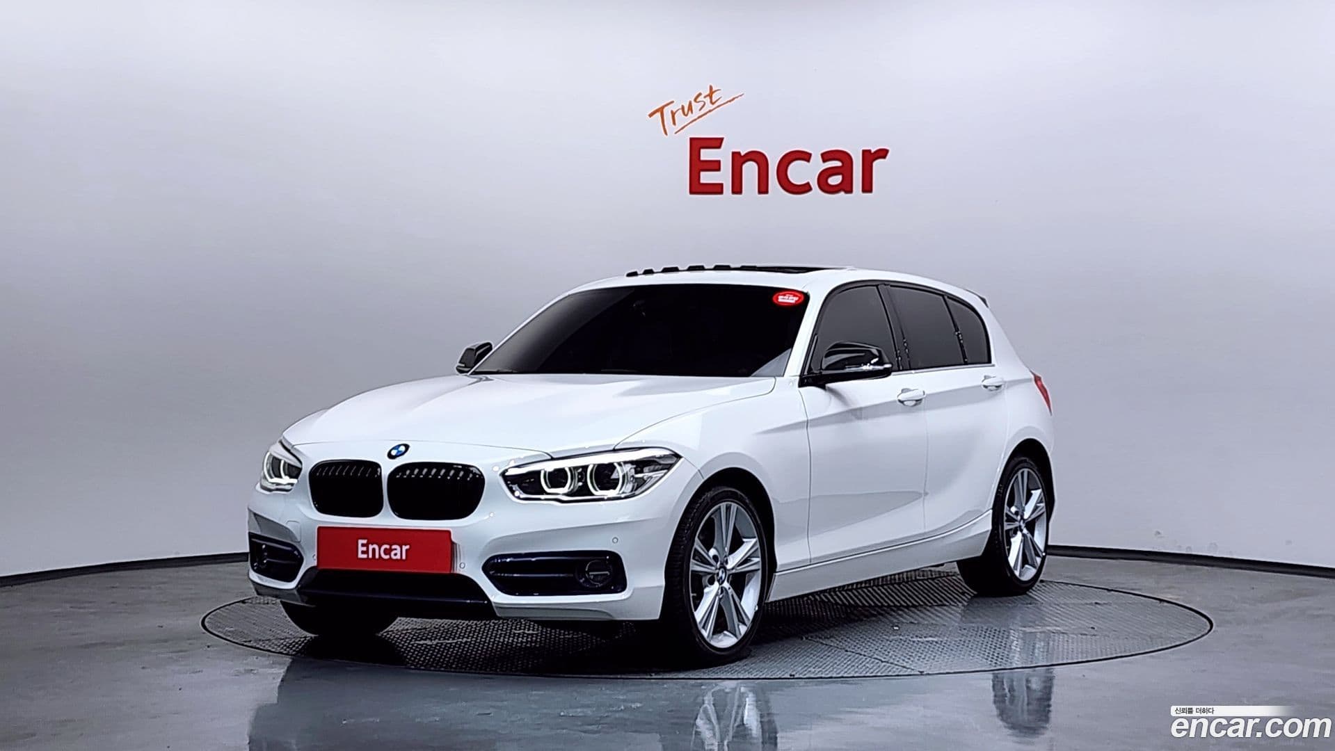 Main__Slider__Photo:1-Series BMW 2019.6-0