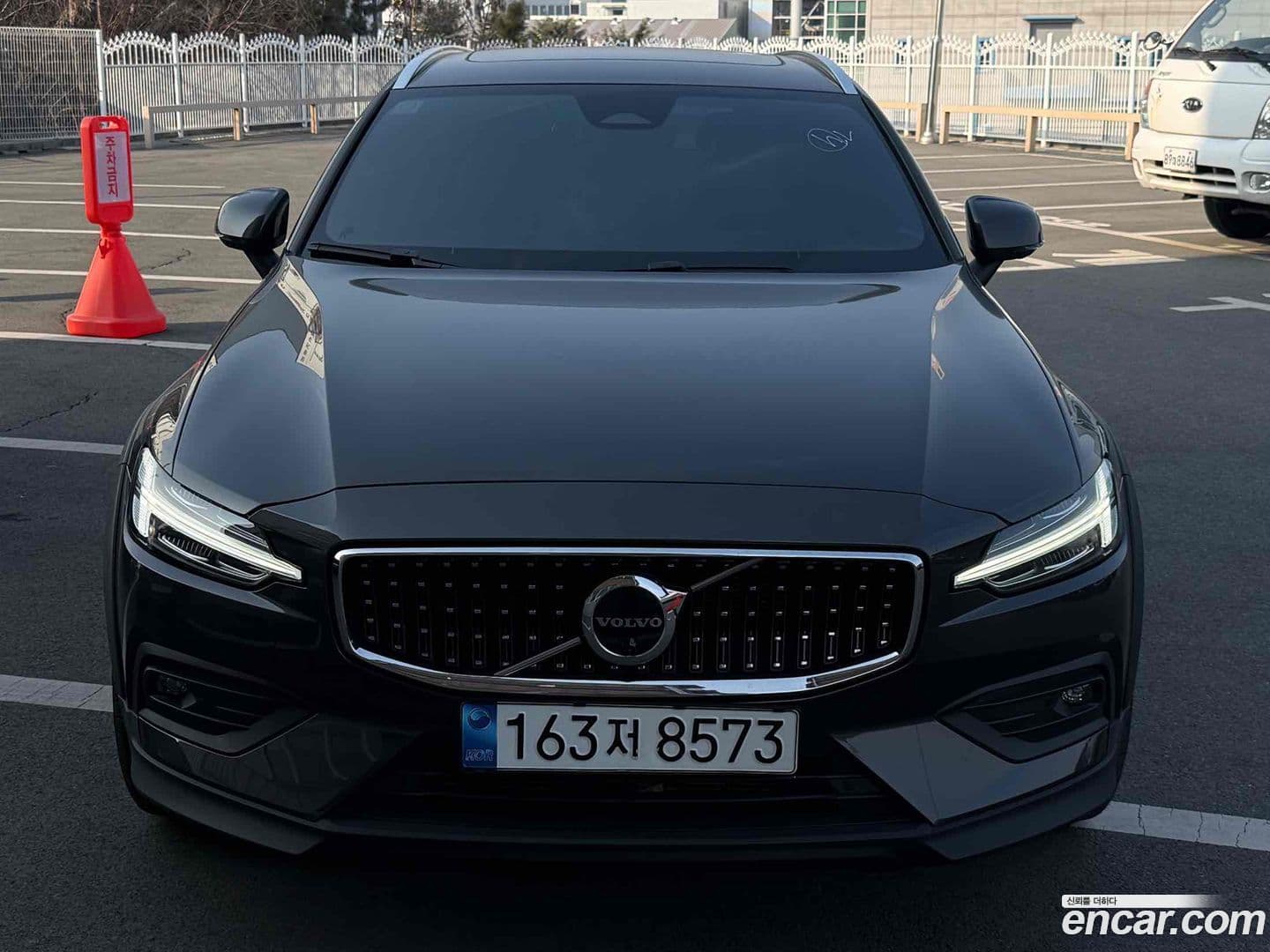 Main__Slider__Photo:V60 Volvo 2023.2-0