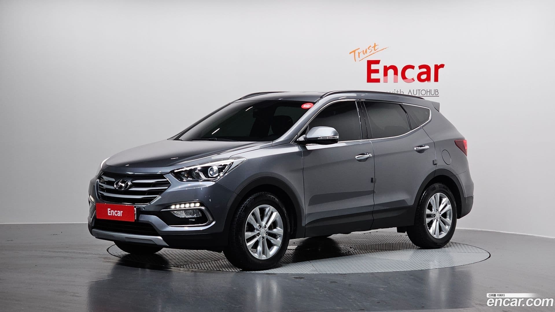 Main__Slider__Photo:Santafe Hyundai 2016.8-0
