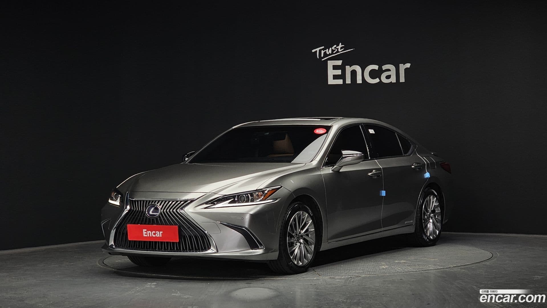 Main__Slider__Photo:ES Lexus 2020.8-0